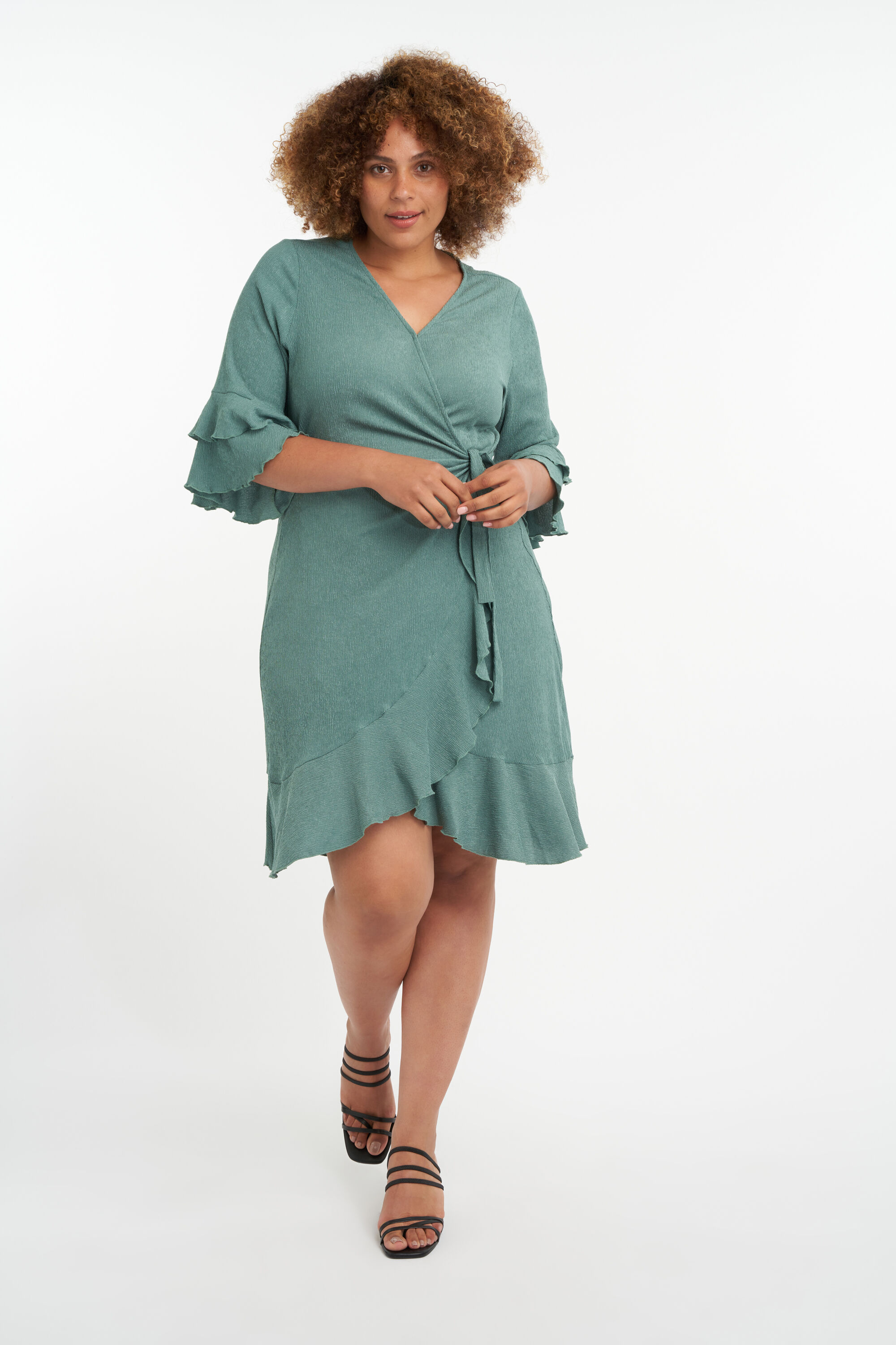 Vestido cruzado image number 4