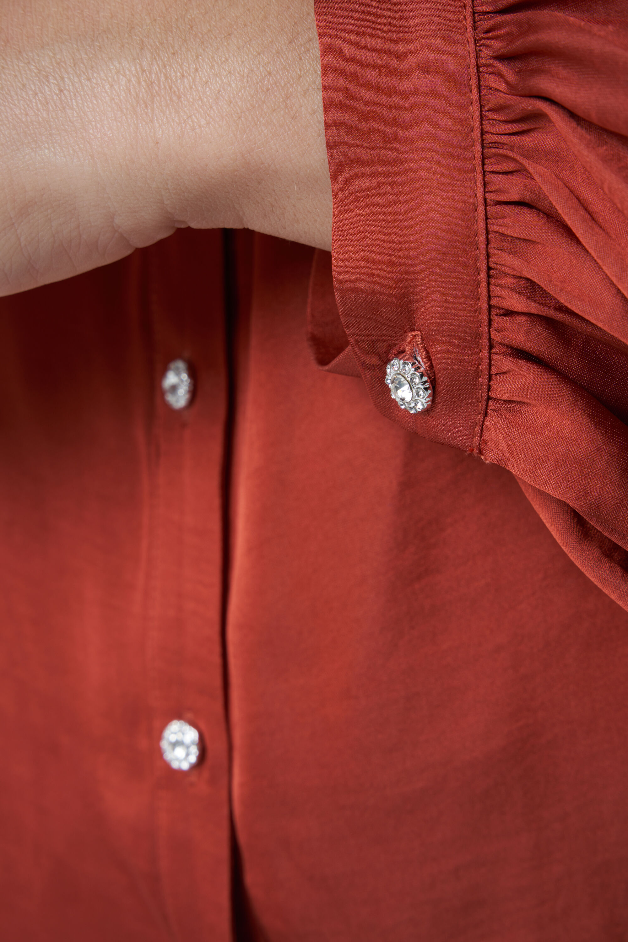 Blusa de sat&eacute;n  image number 4