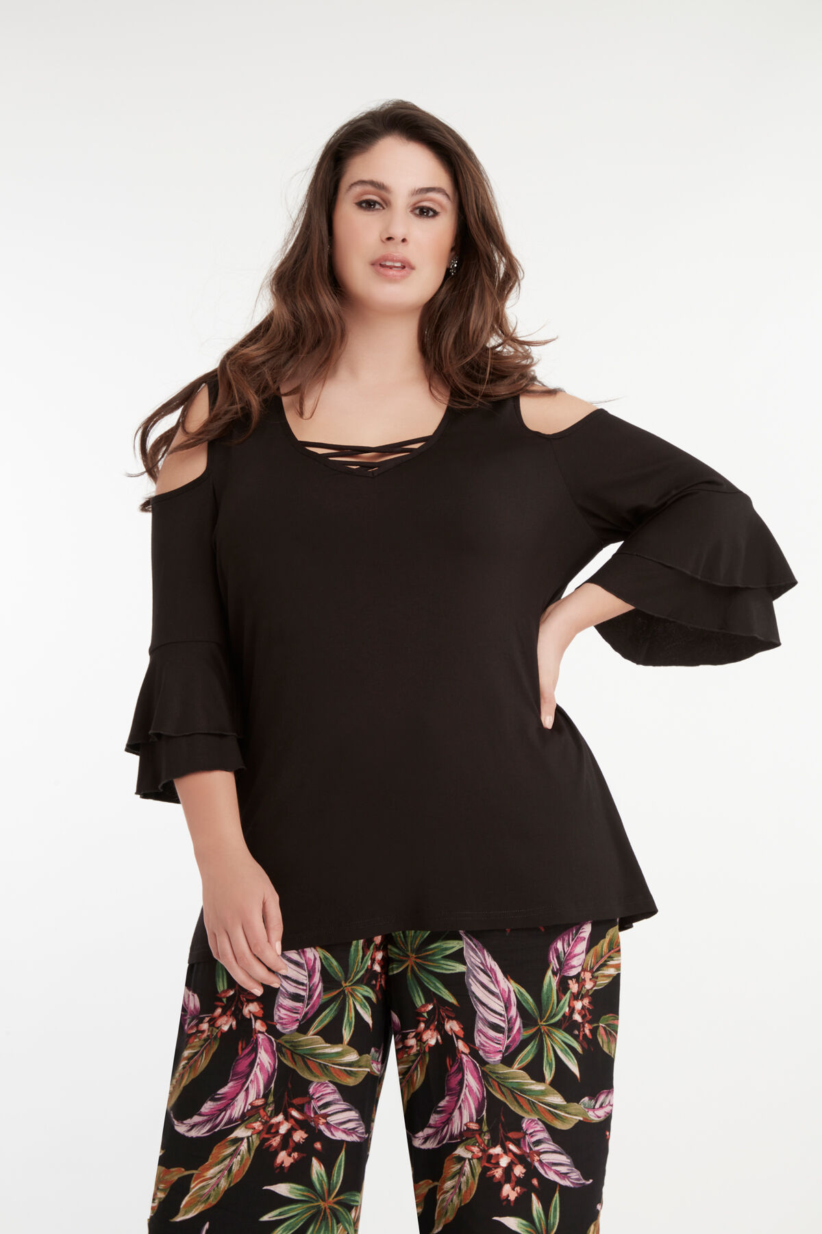 Pantalones estampados image number 6