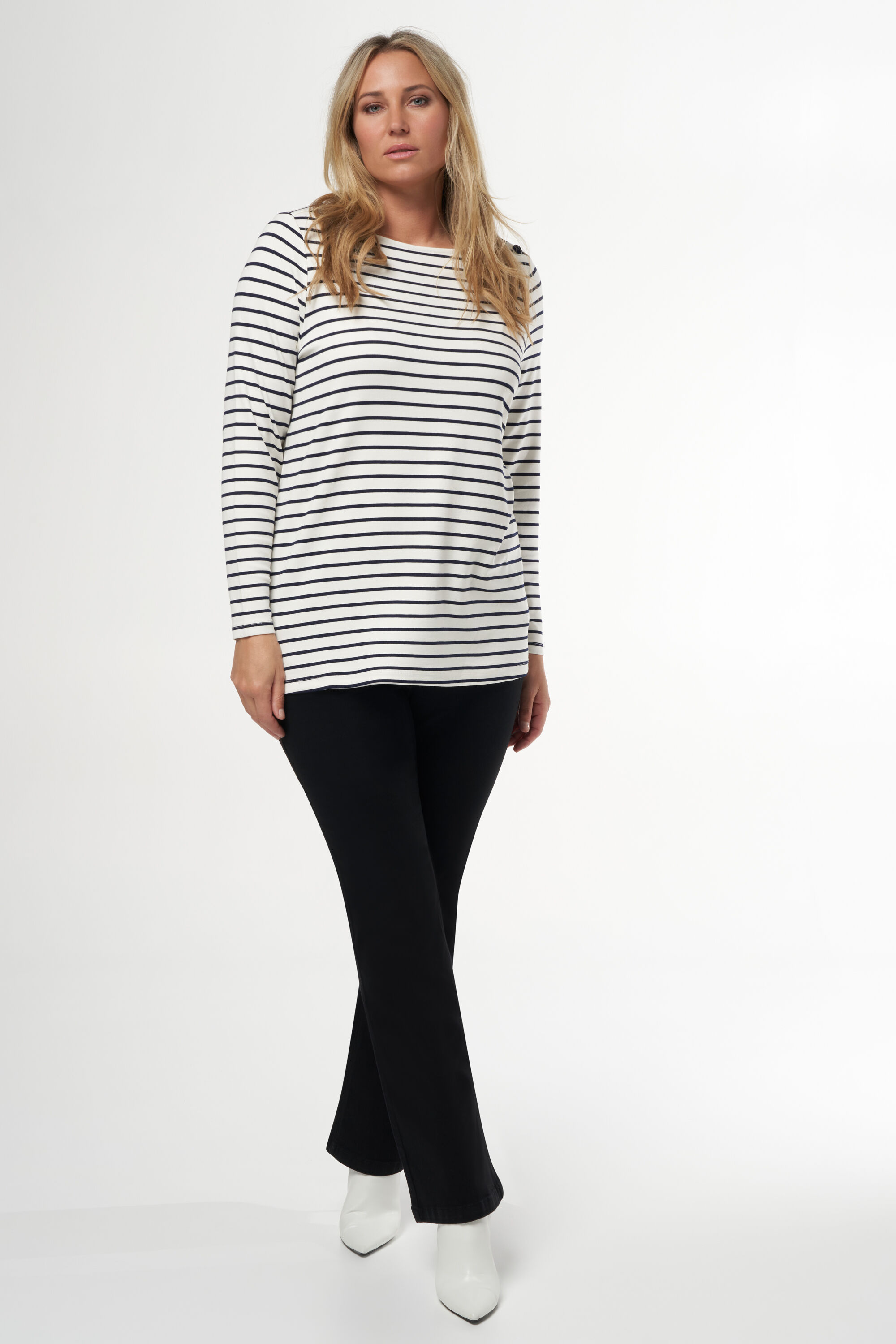Camiseta con rayas de manga larga image number 6