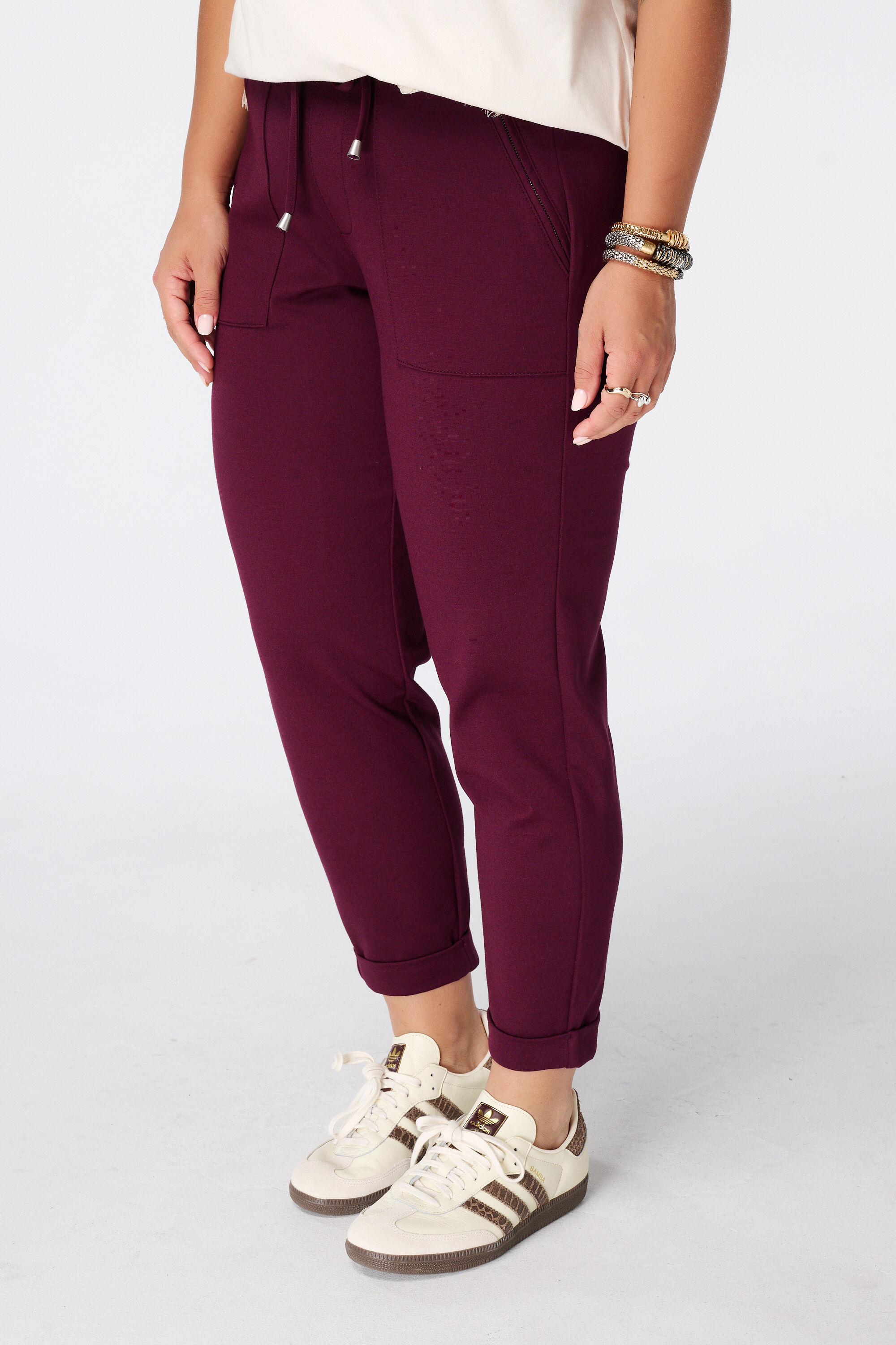 Pantal&oacute;n tapered con cintura el&aacute;stica image number 5