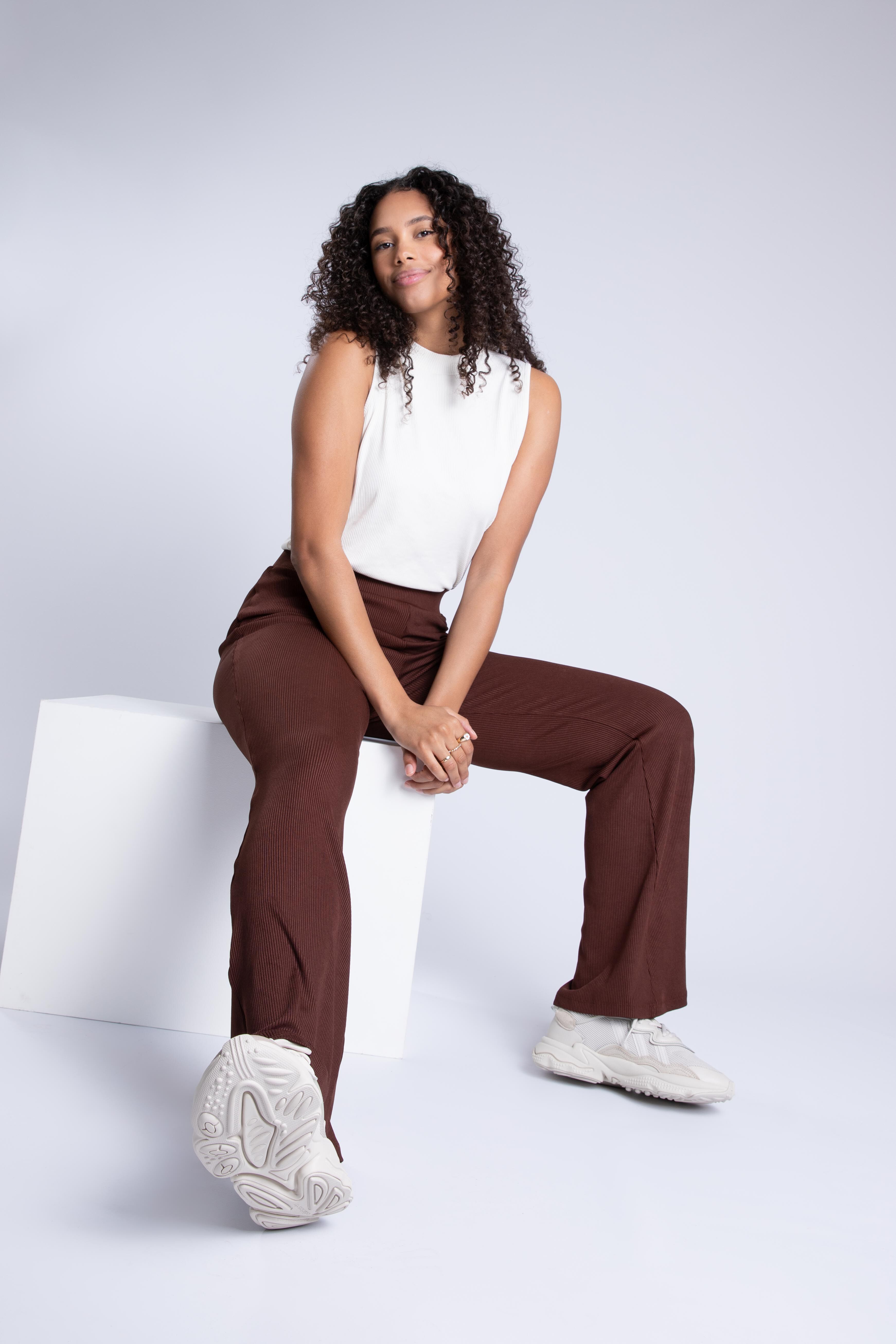 Legging acanalado y acampanado image number 6