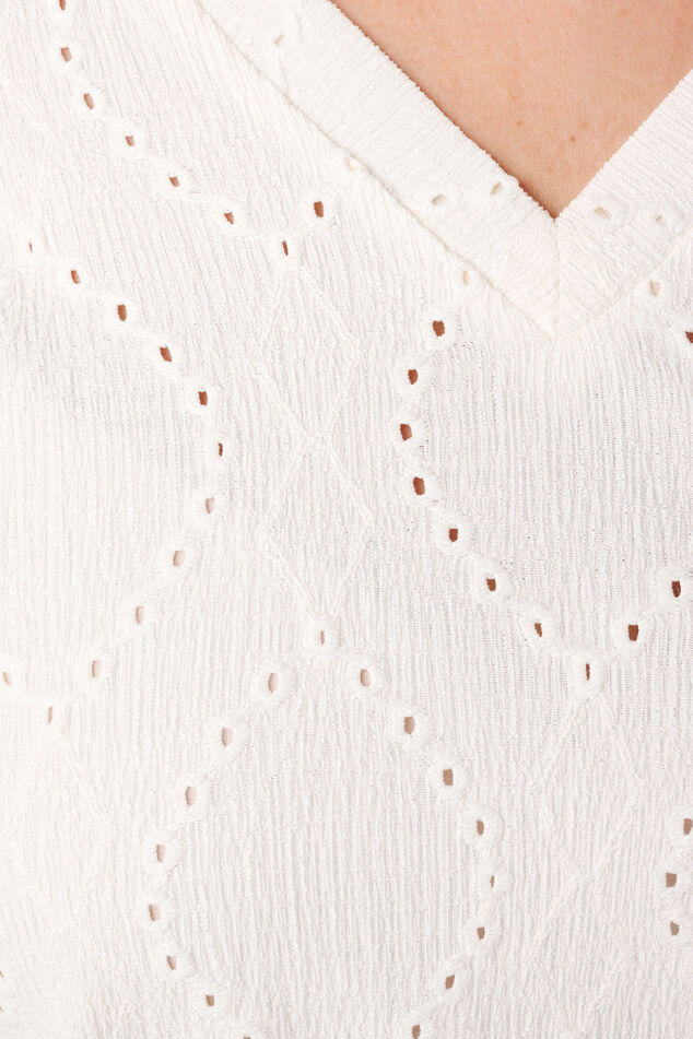 Top con efecto bordado image number 4