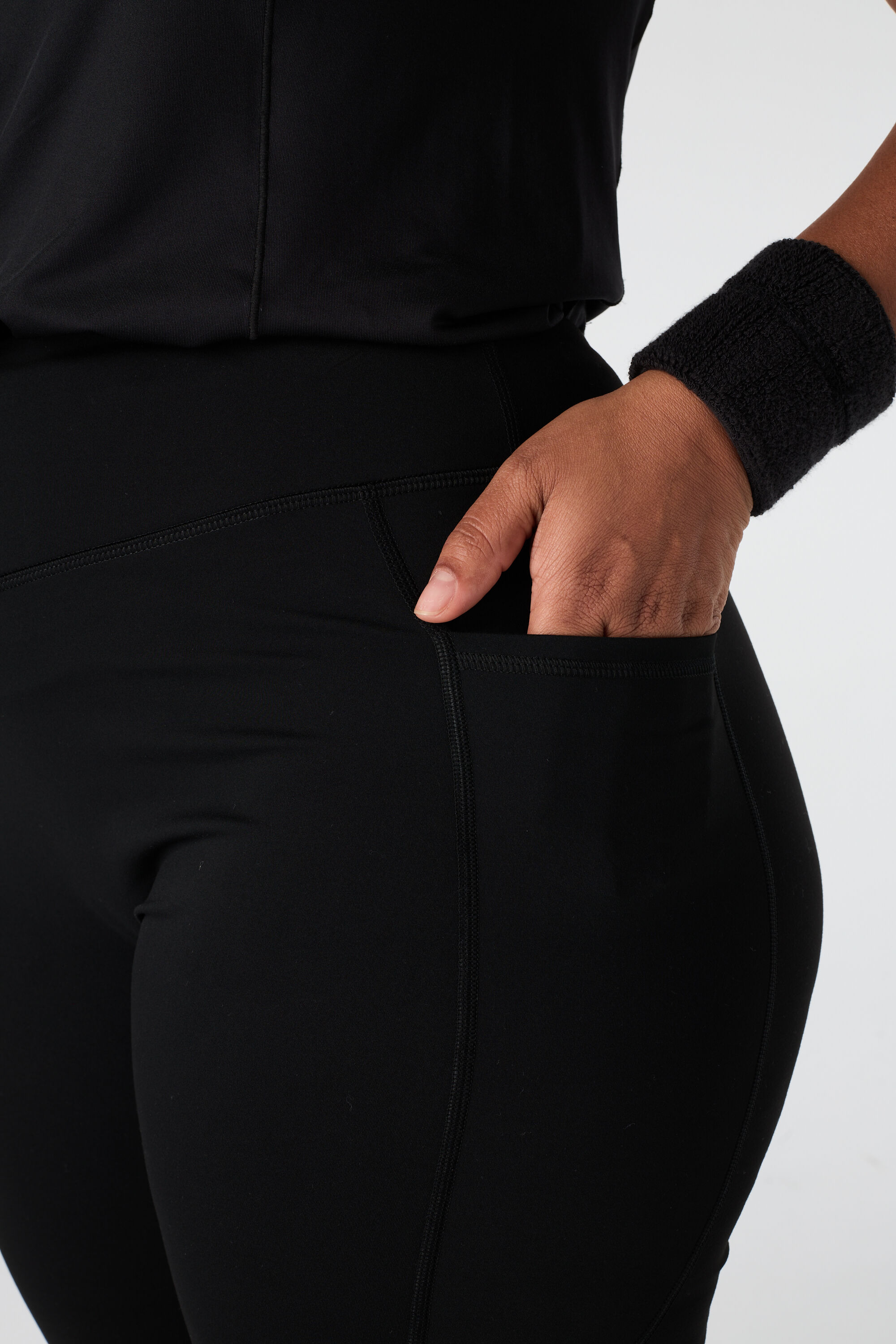 Leggings deportivos con bolsillos laterales image number 5