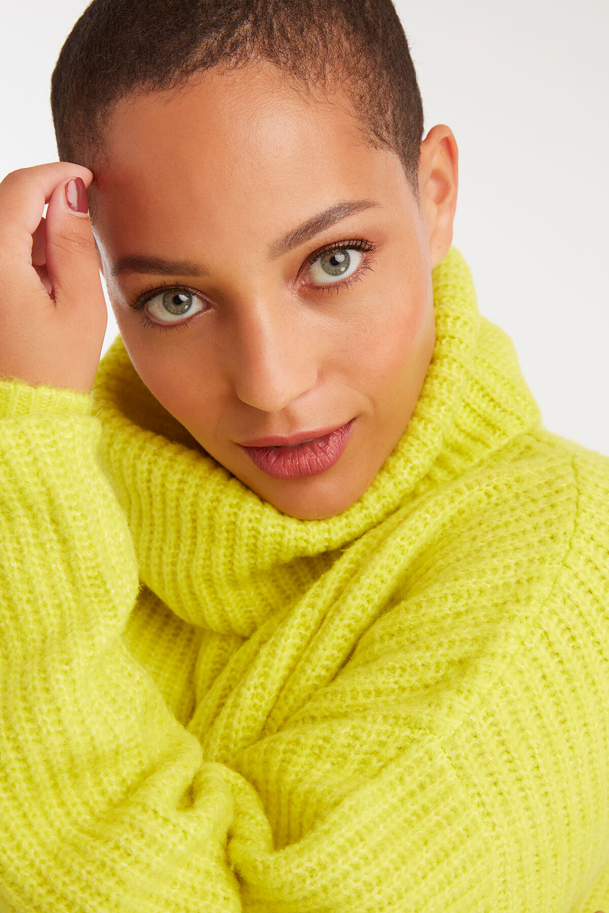 Jersey de punto con cuello de cisne image number 6