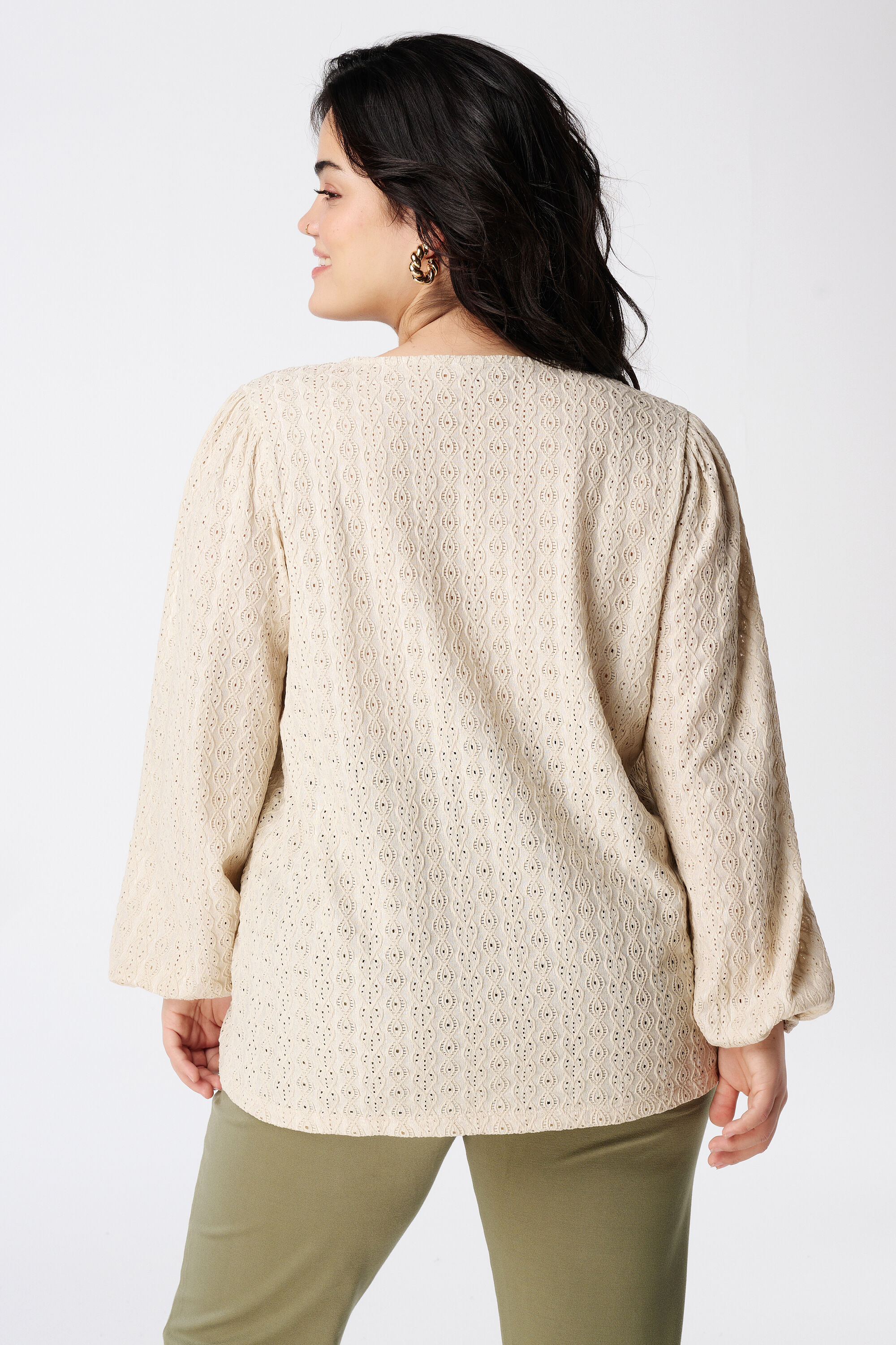 Top con bordado image number 3