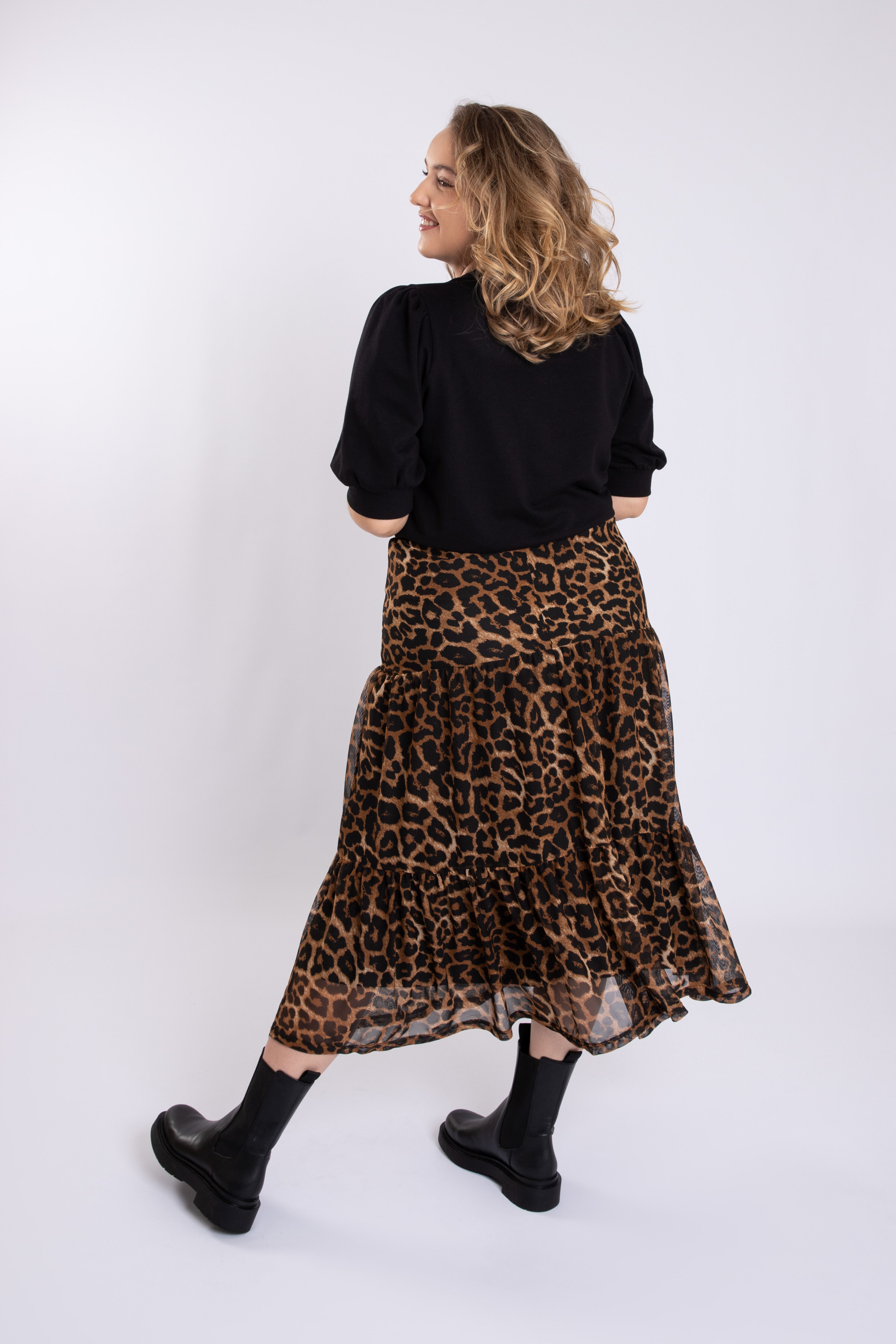 Falda larga con estampado  image number 4