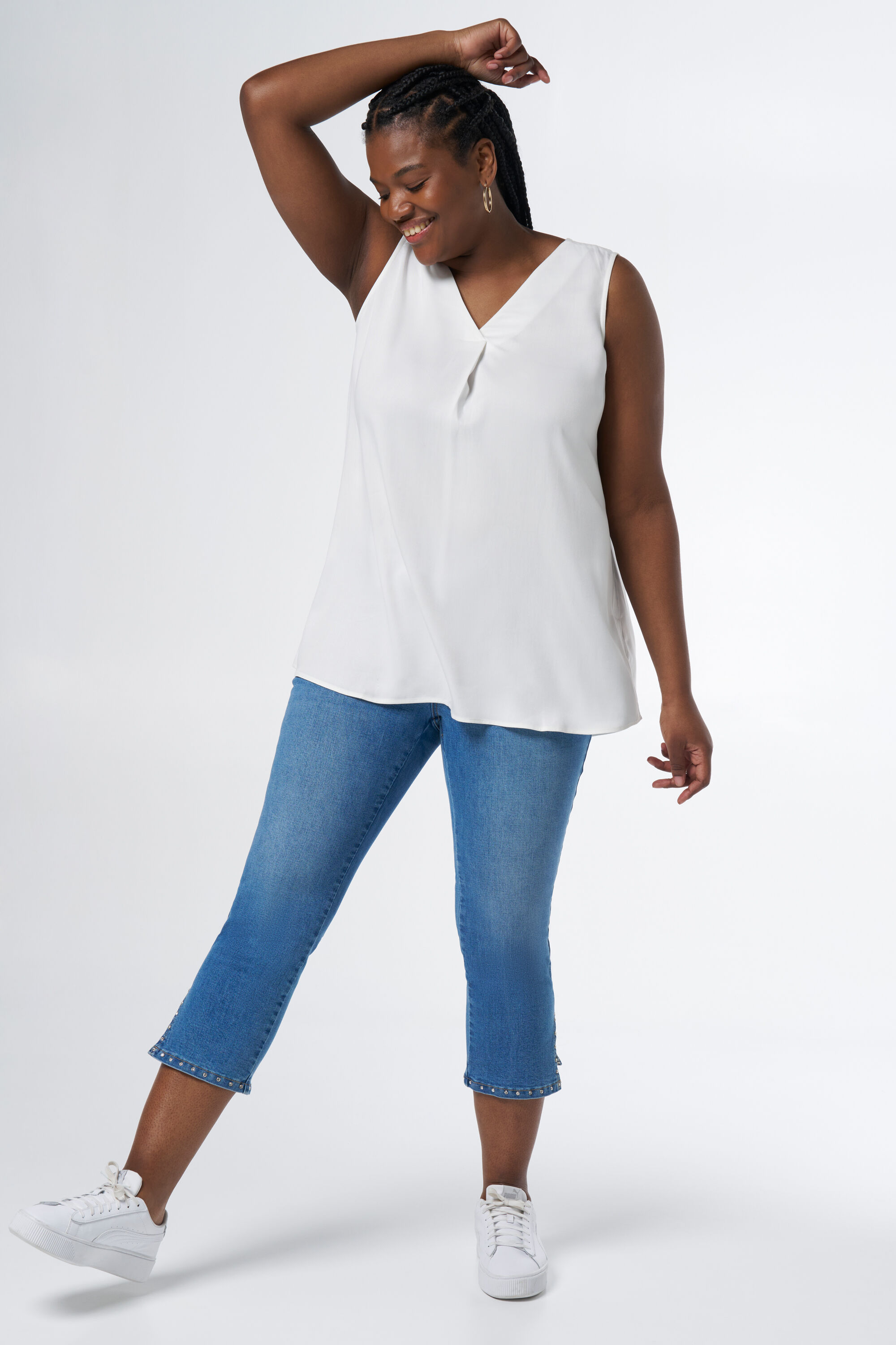 Blusa sin mangas con escote en pico image number 5