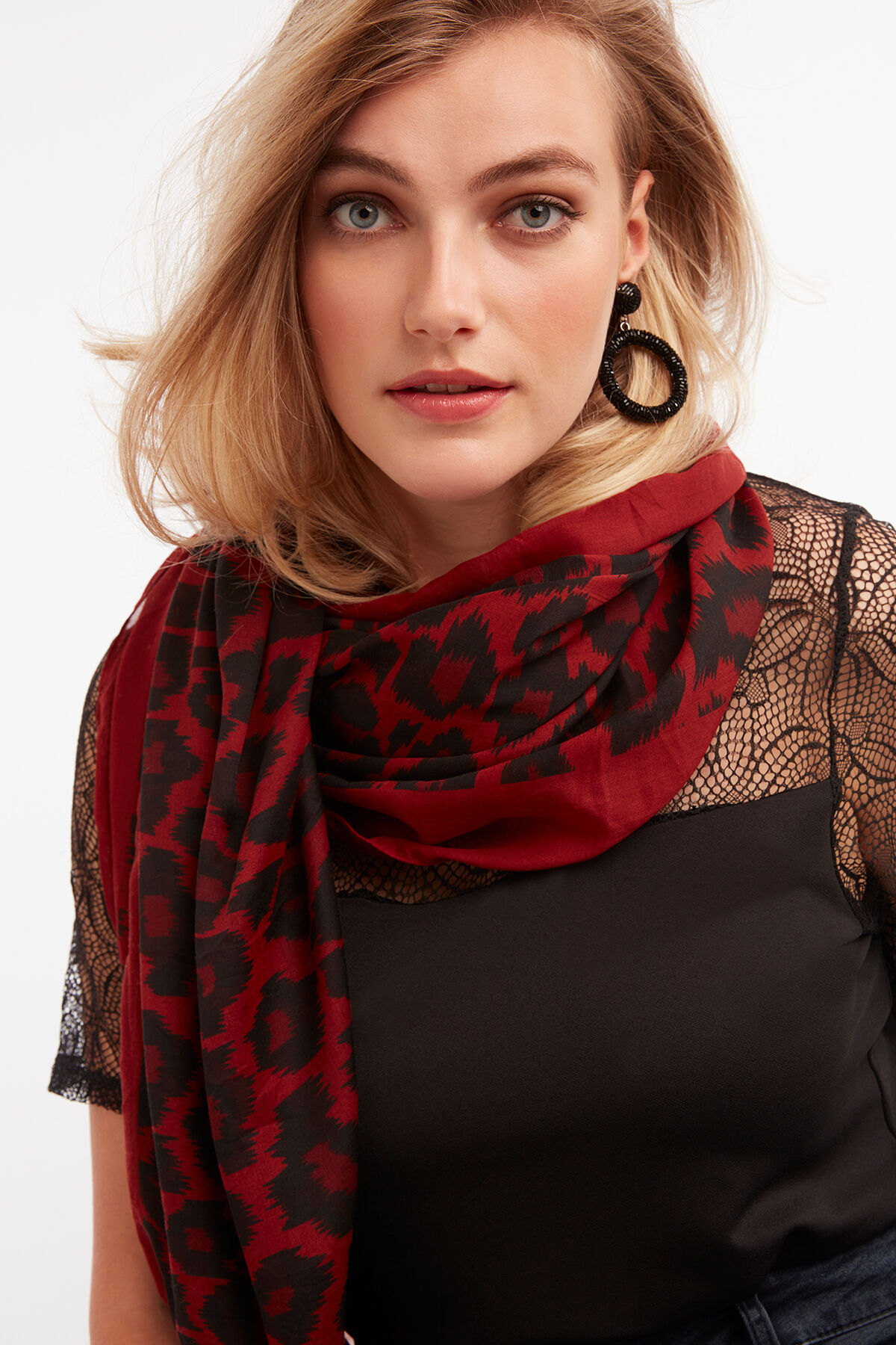 Fular con estampado de leopardo image number 3