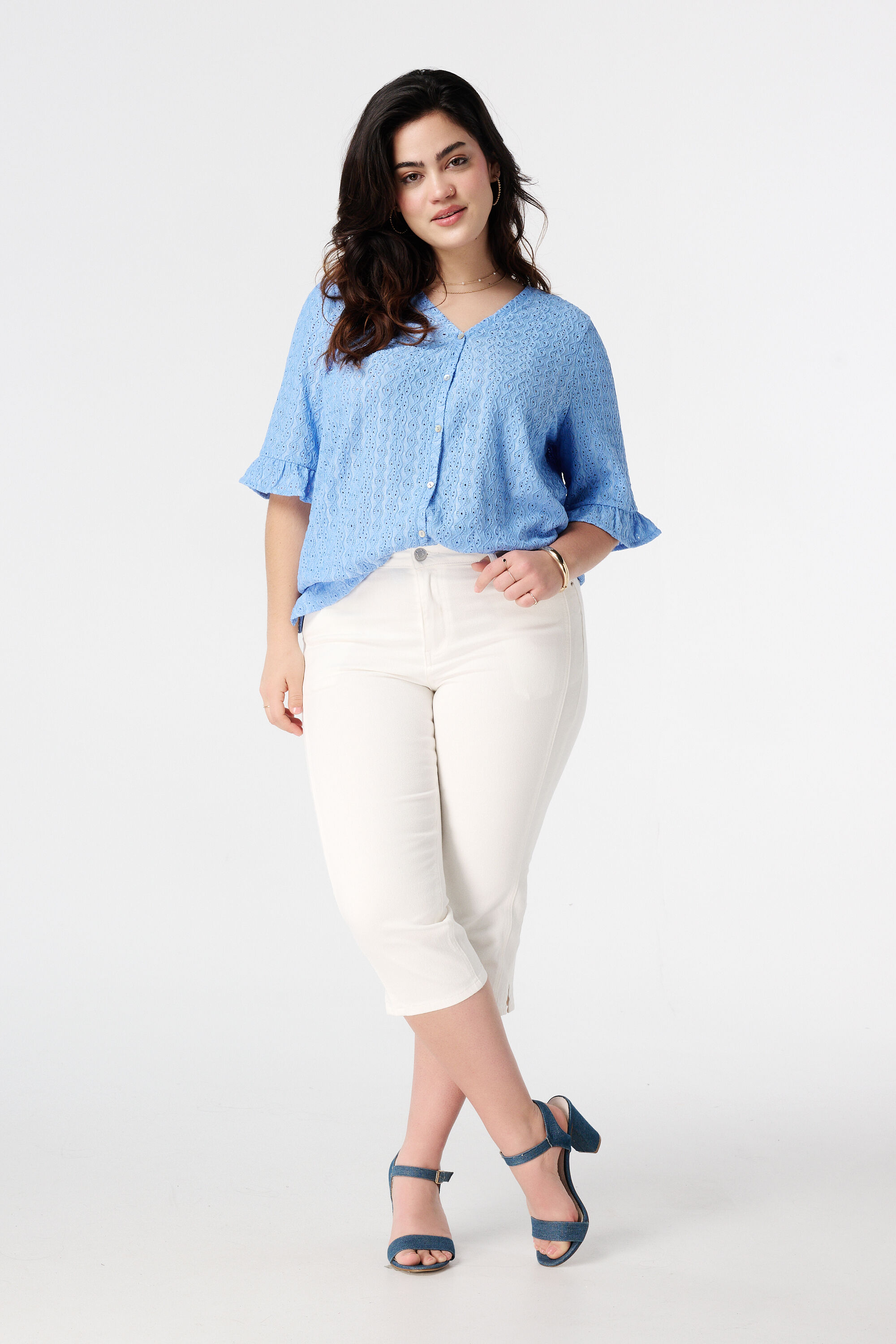 Top bordado con botones image number 5