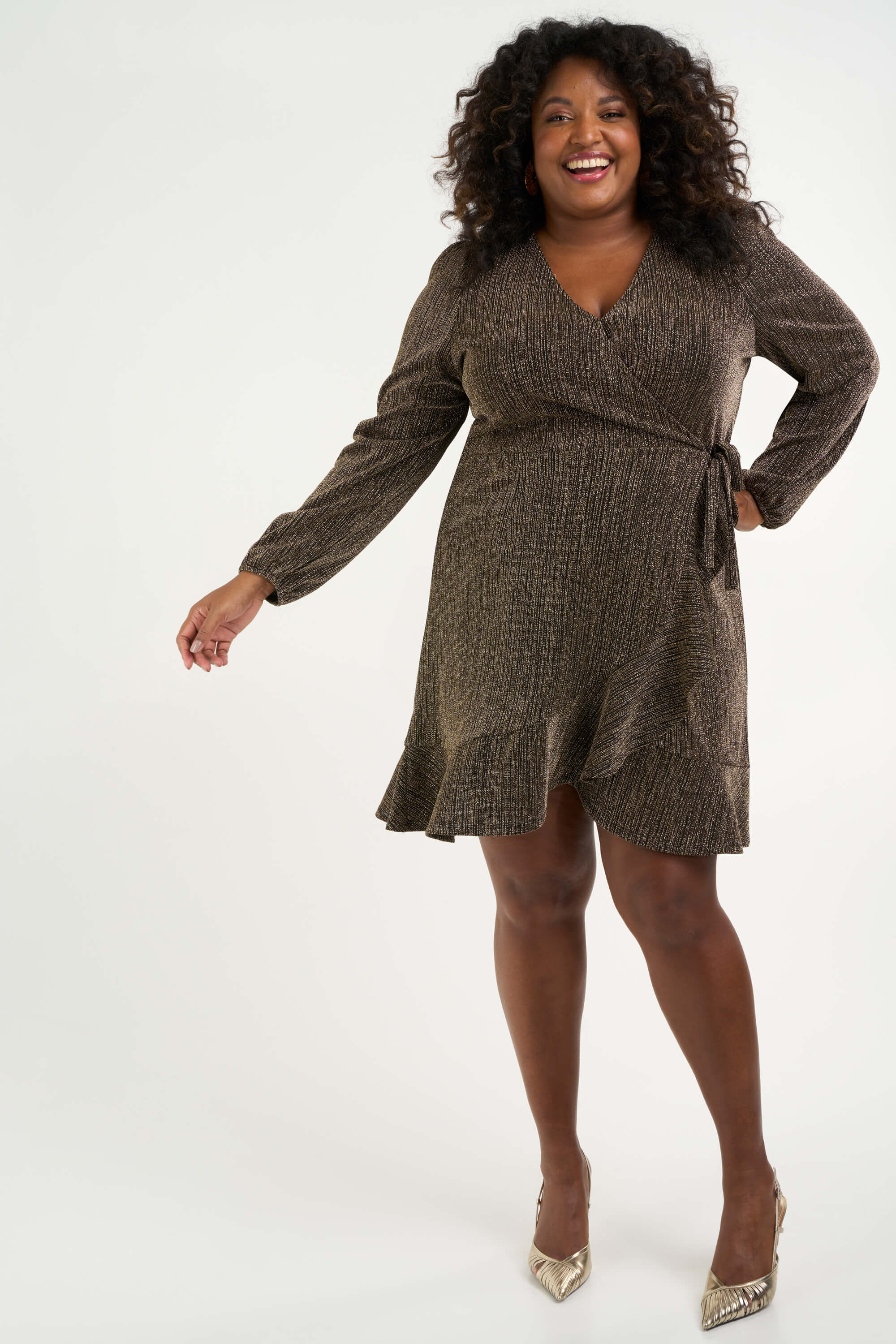 Vestido cruzado con purpurina image number 6