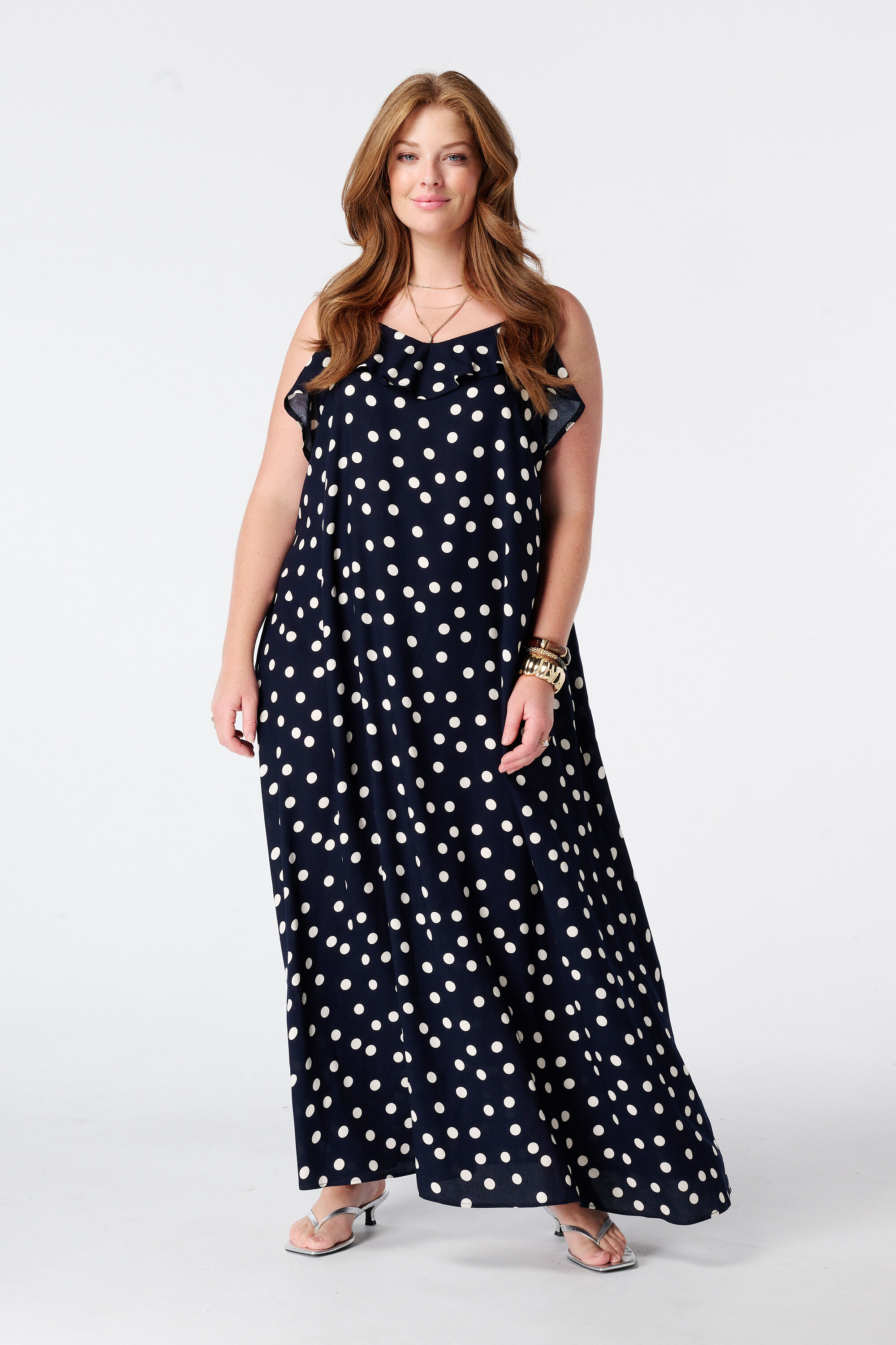 Vestido maxi con estampado de lunares y volantes image number 0
