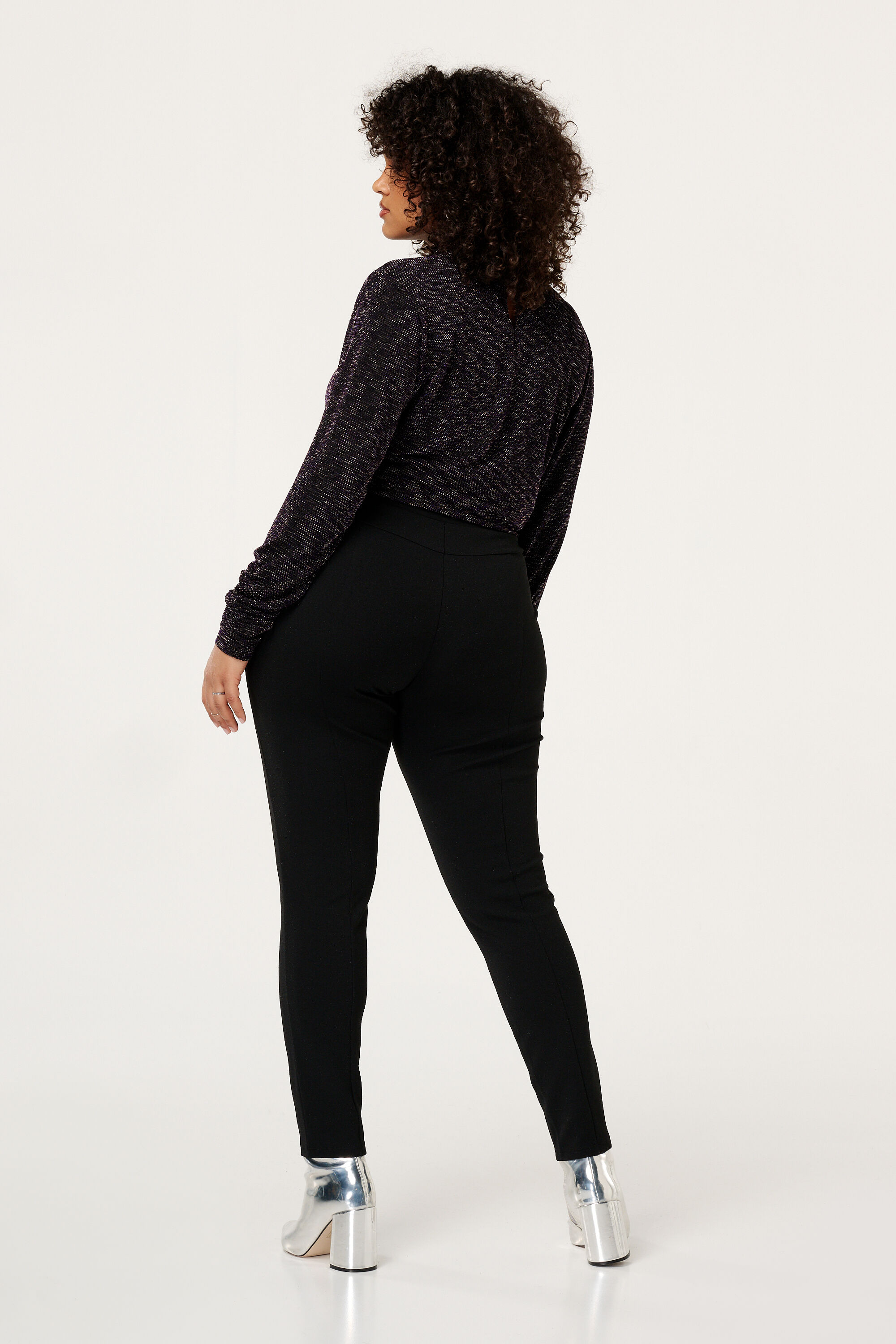 Leggings con detalles plateados image number 3