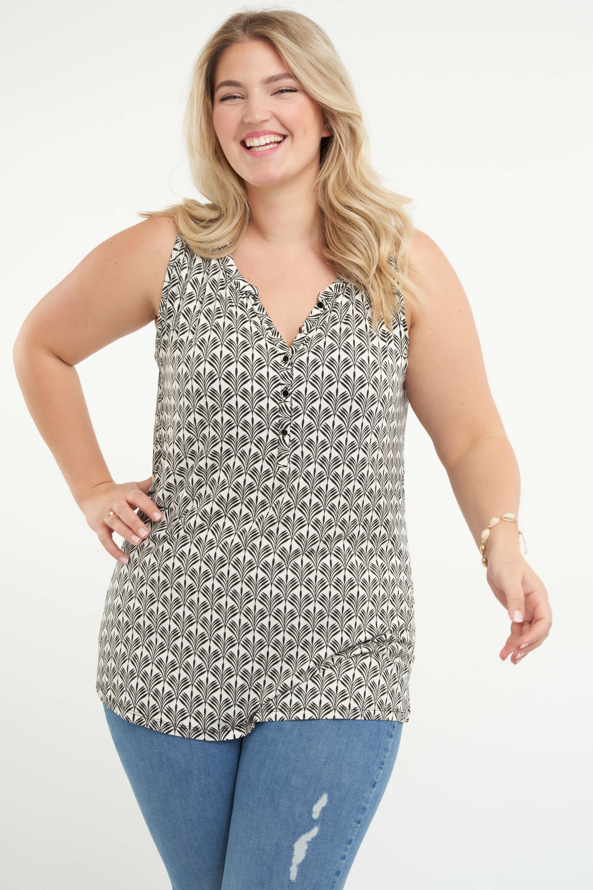 Top sin mangas con estampado image number 0