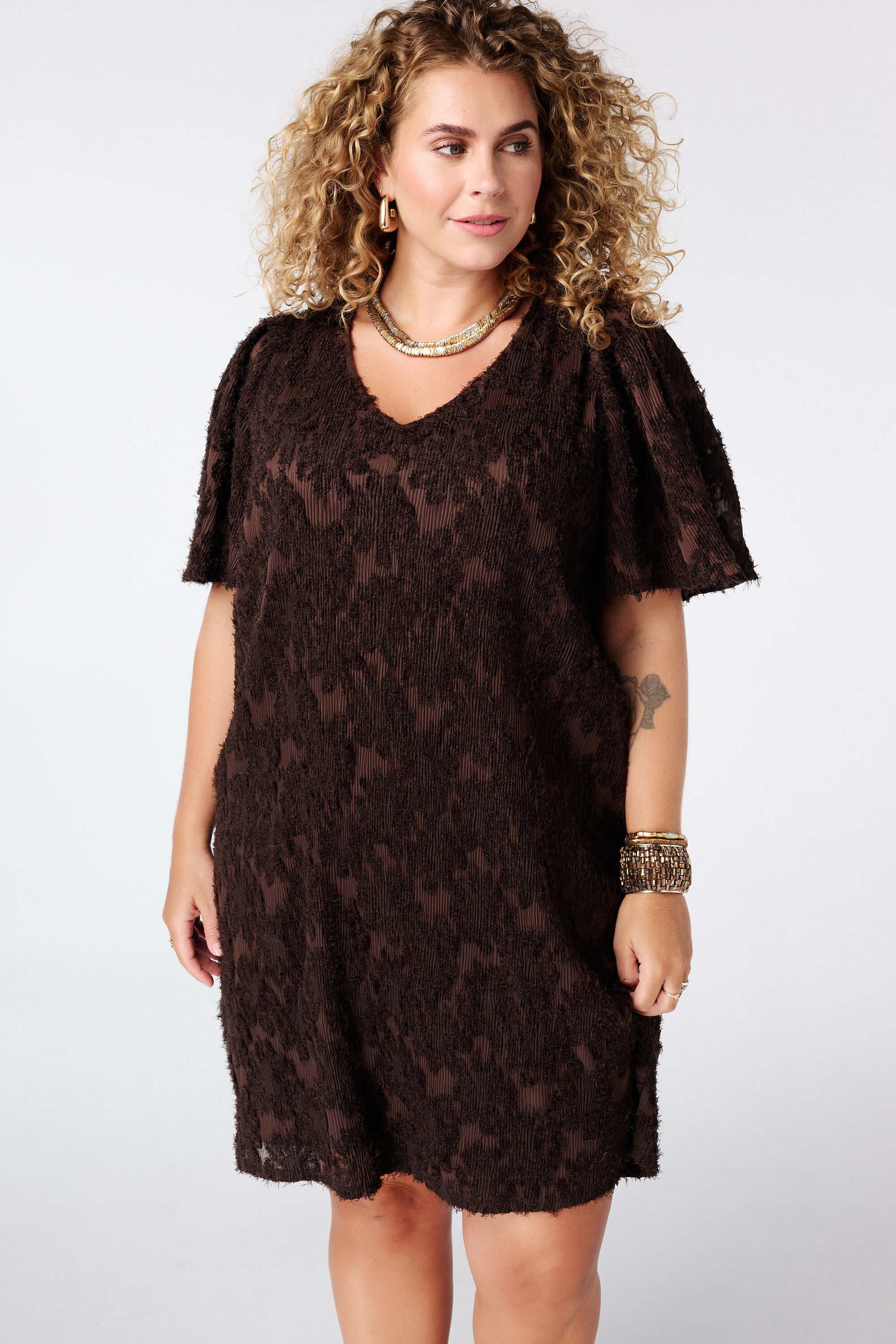Vestido con mangas abullonadas image number 5