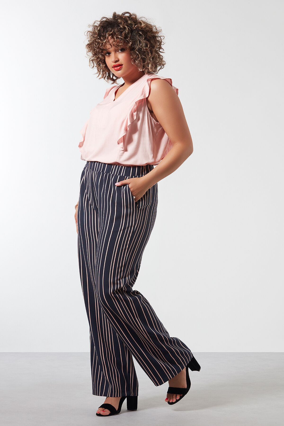 Pantalones anchos a 2025 rayas