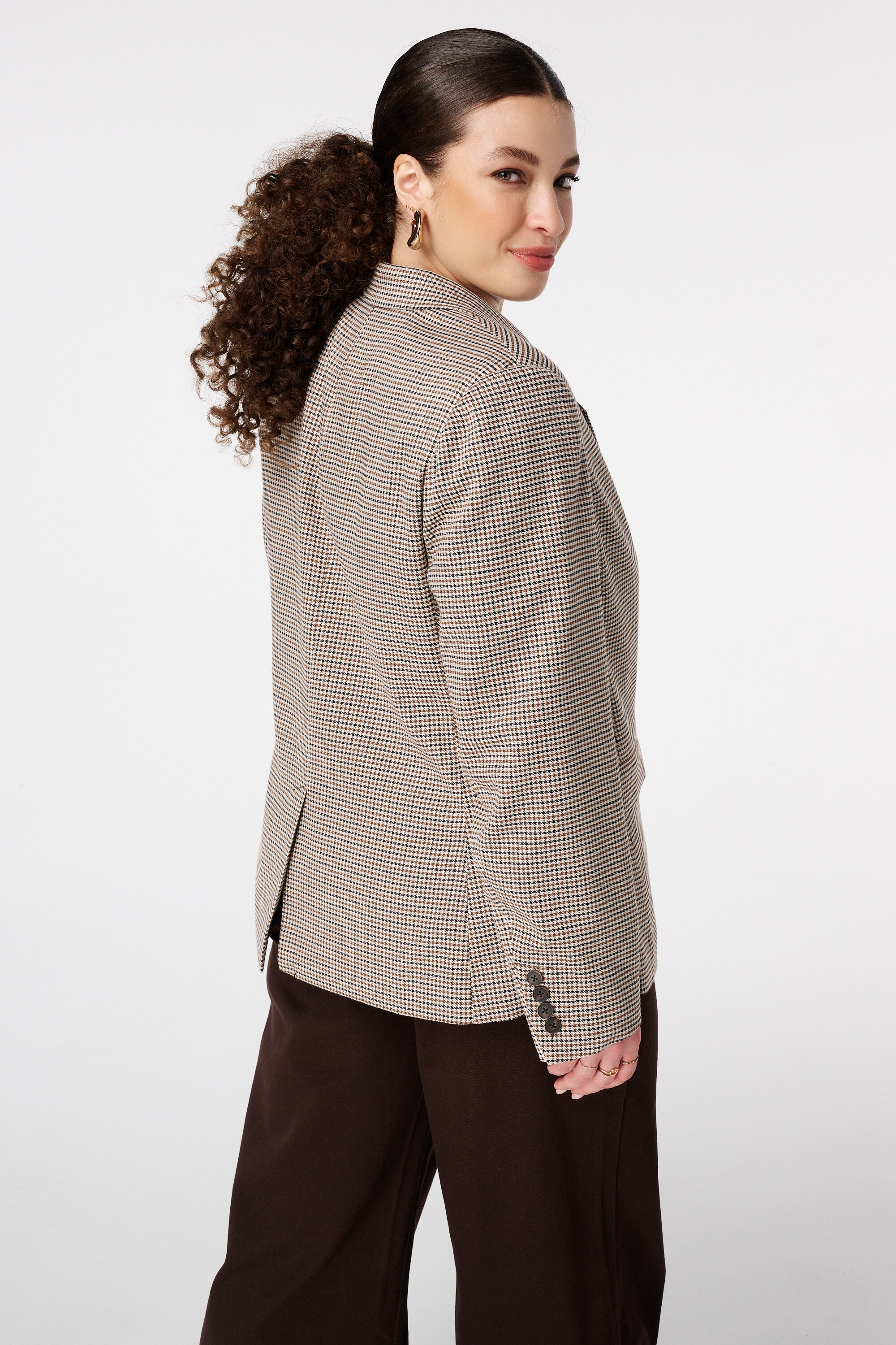 Blazer a cuadros con cierre de botones image number 3