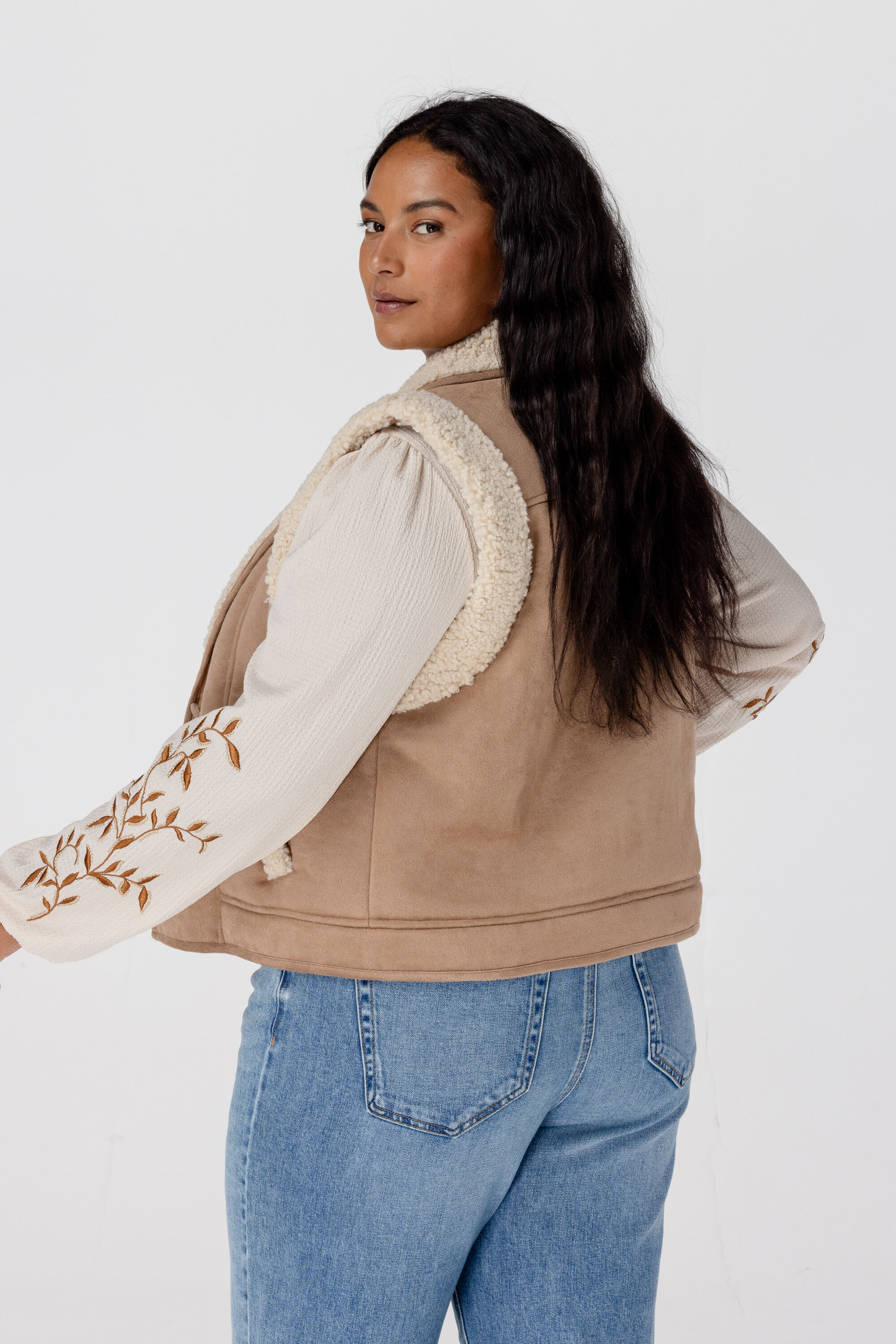 Chaleco con forro de peluche image number 3