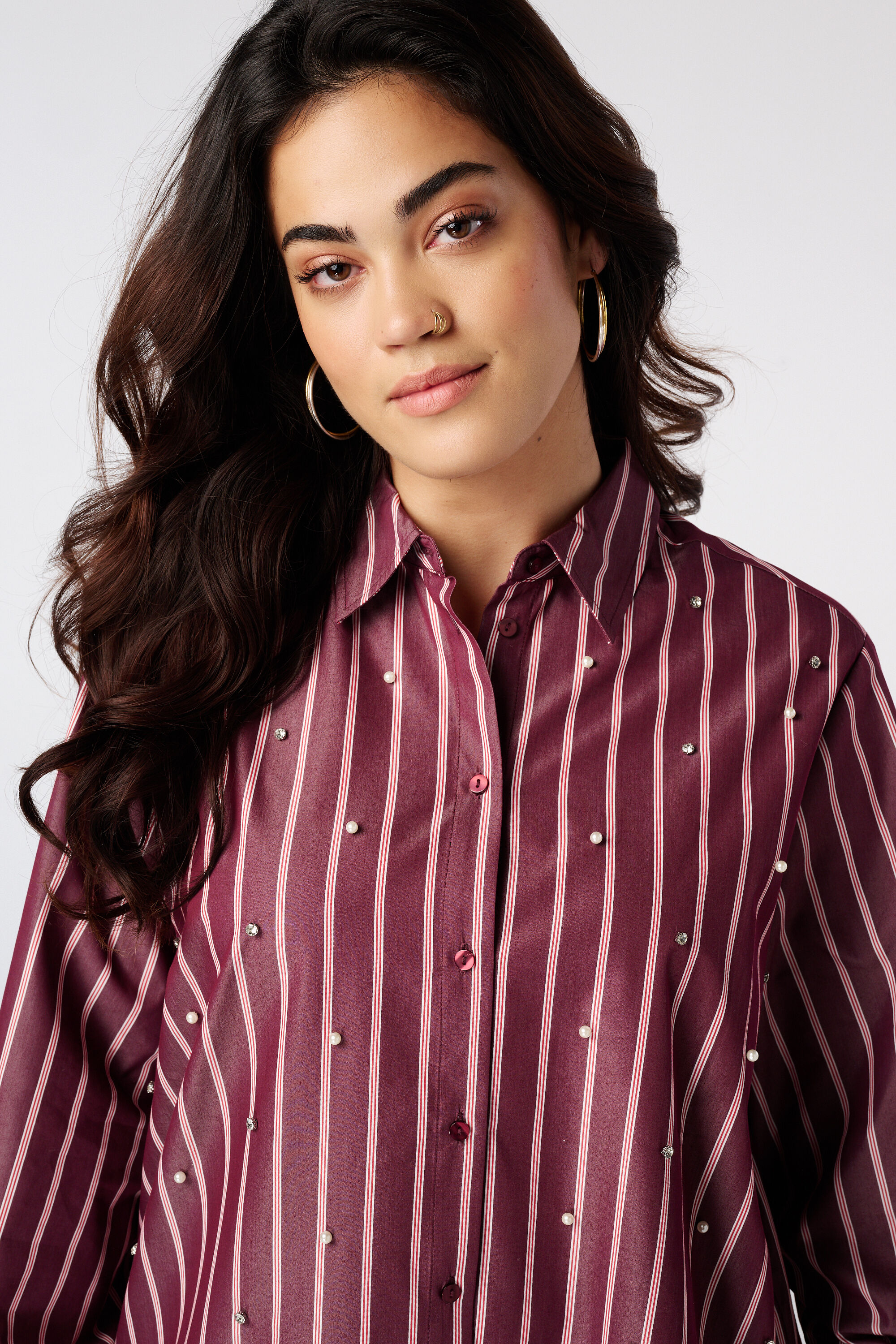 Blusa de rayas con perlas image number 4