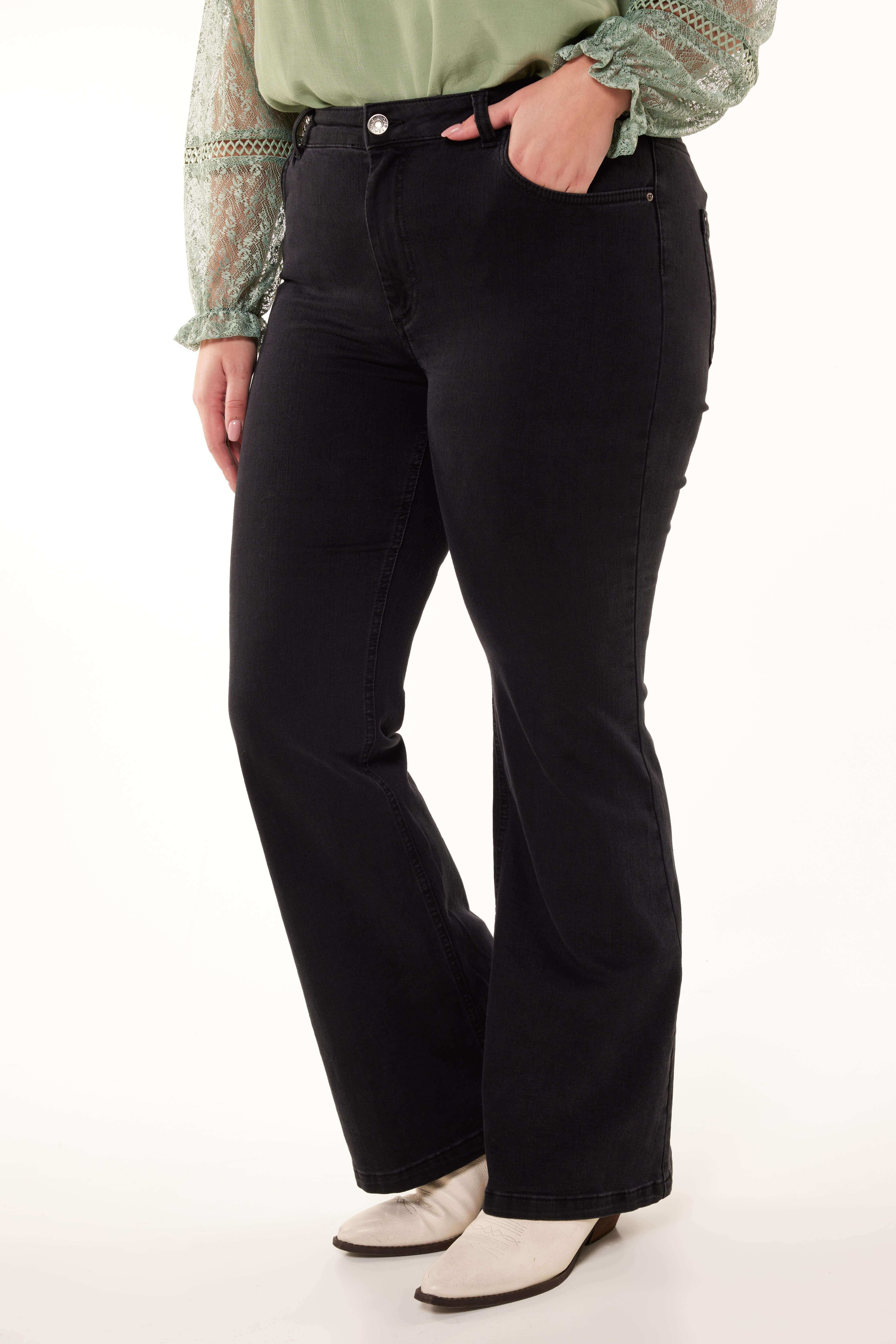 Vaqueros acampanados  image number 5