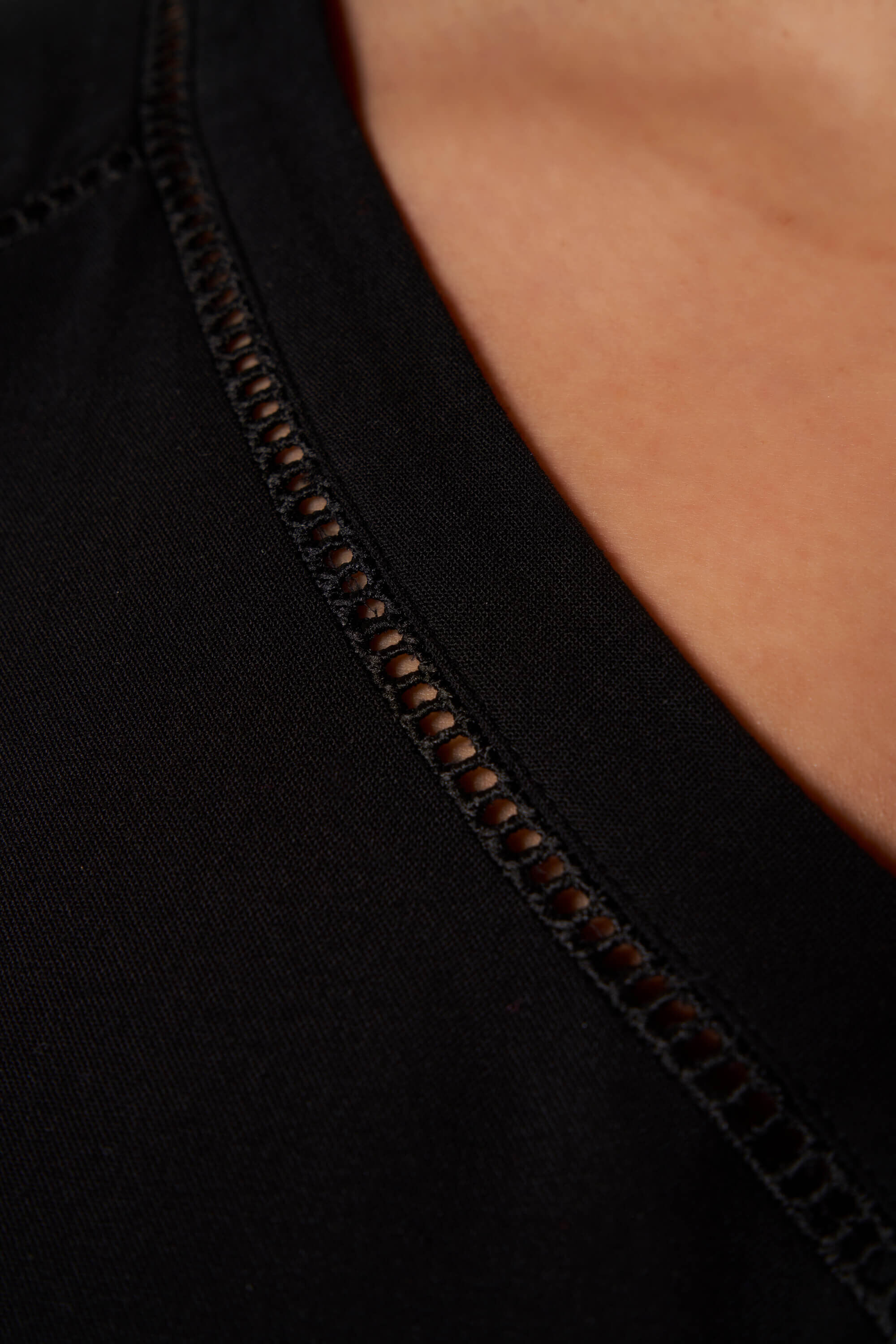 Vestido con volante image number 4