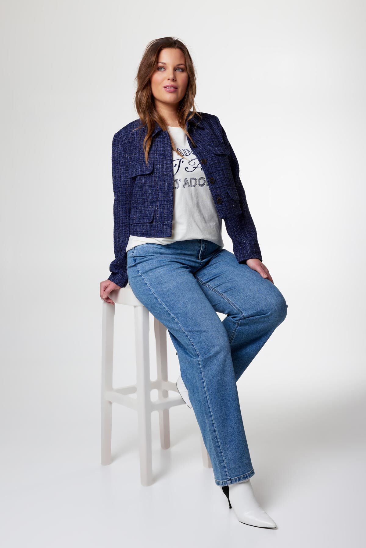 Blazer corto con detalles de purpurina image number 5