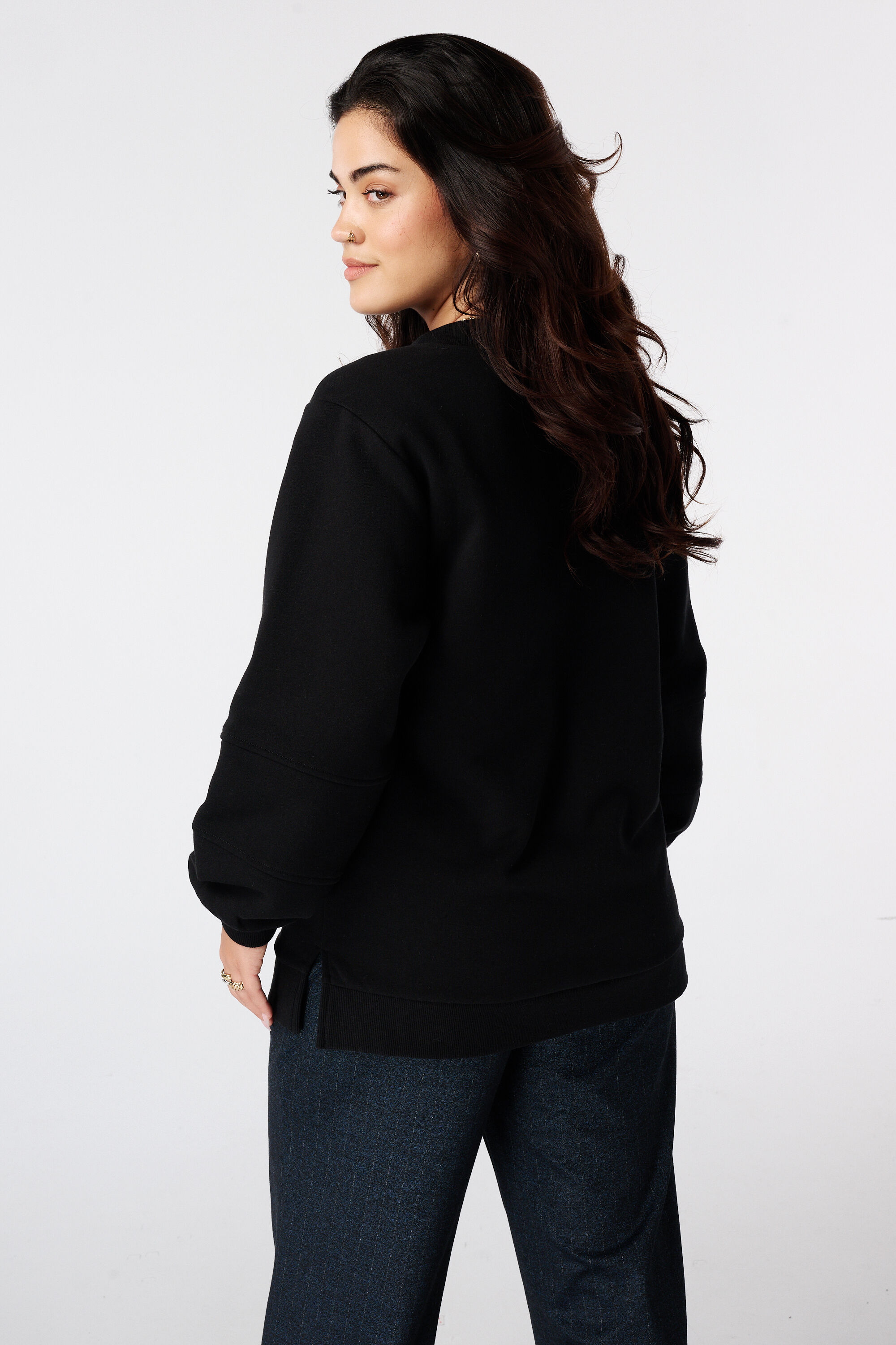 Sudadera con escote en V image number 3
