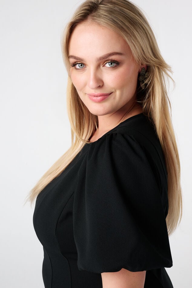 Vestido con costuras decorativas image number 4