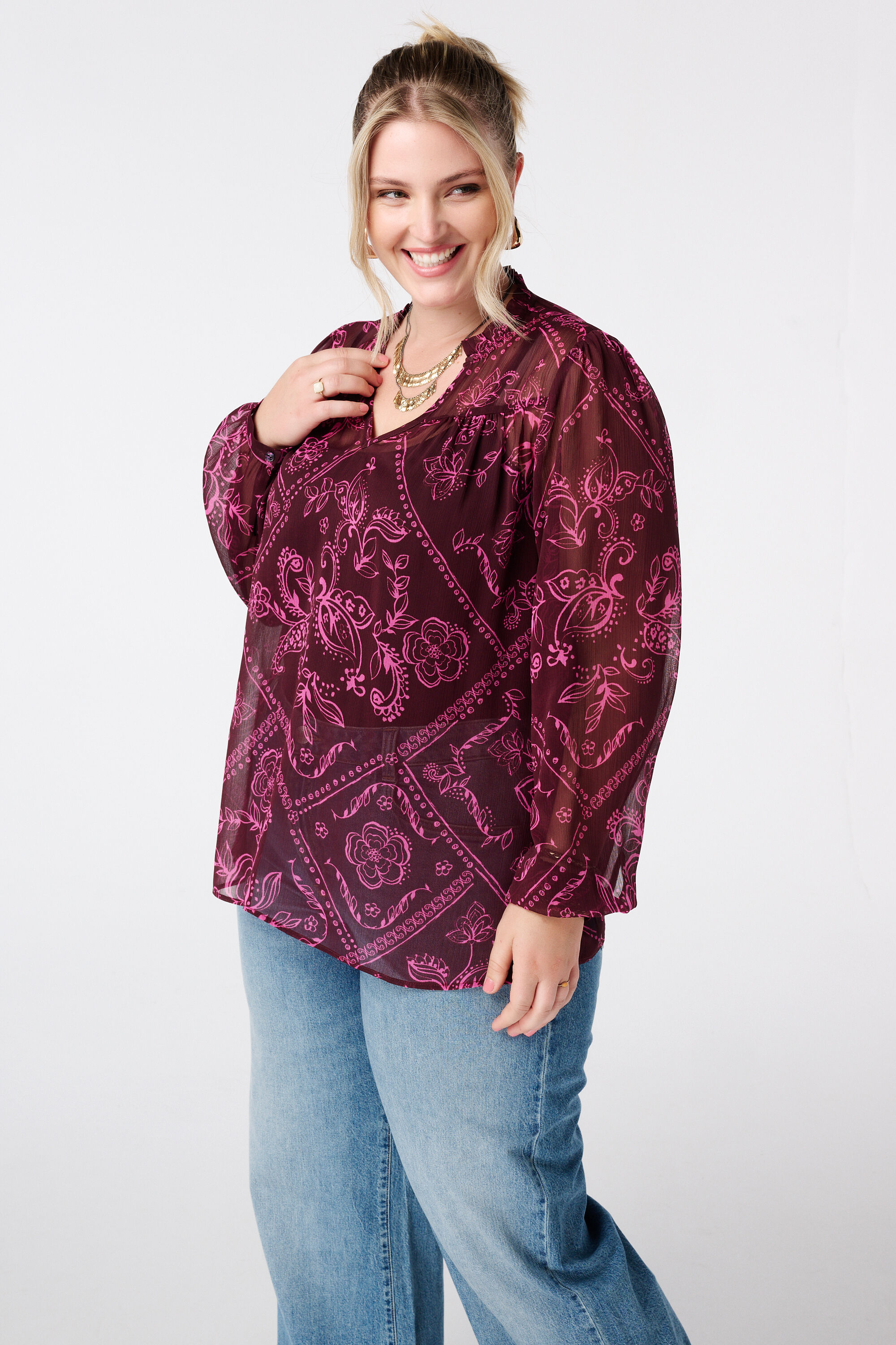 Blusa transparente con estampado