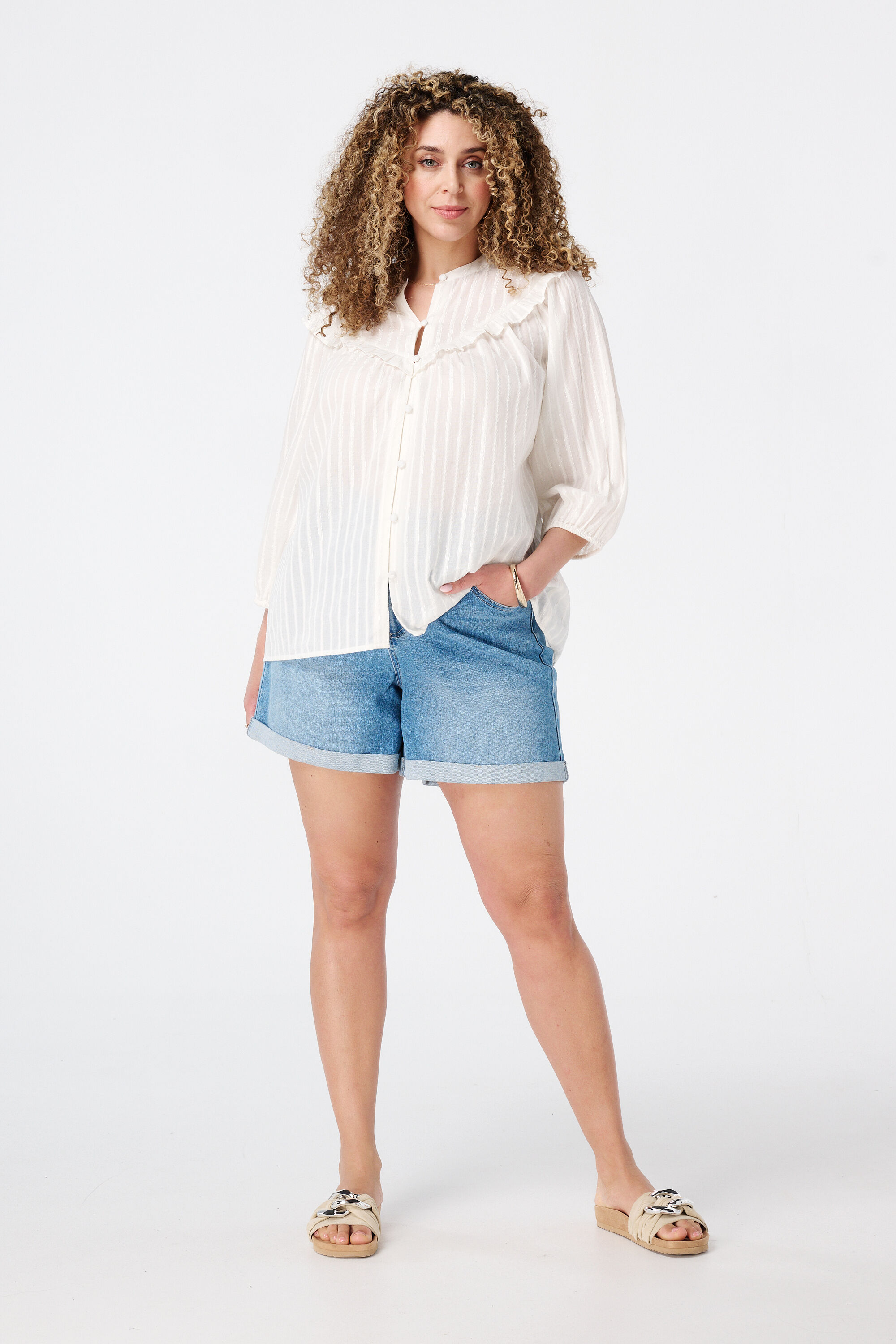 Blusa con detalles met&aacute;licos image number 5