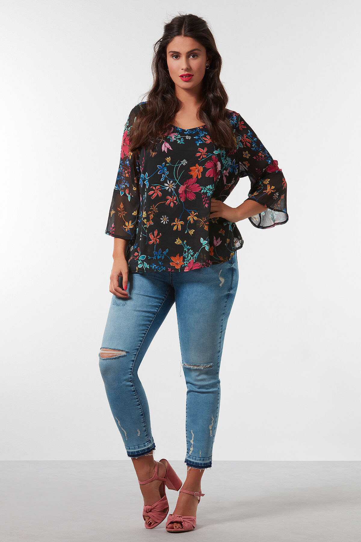 Vaqueros de pernera estrecha con efecto desgastado image number 5