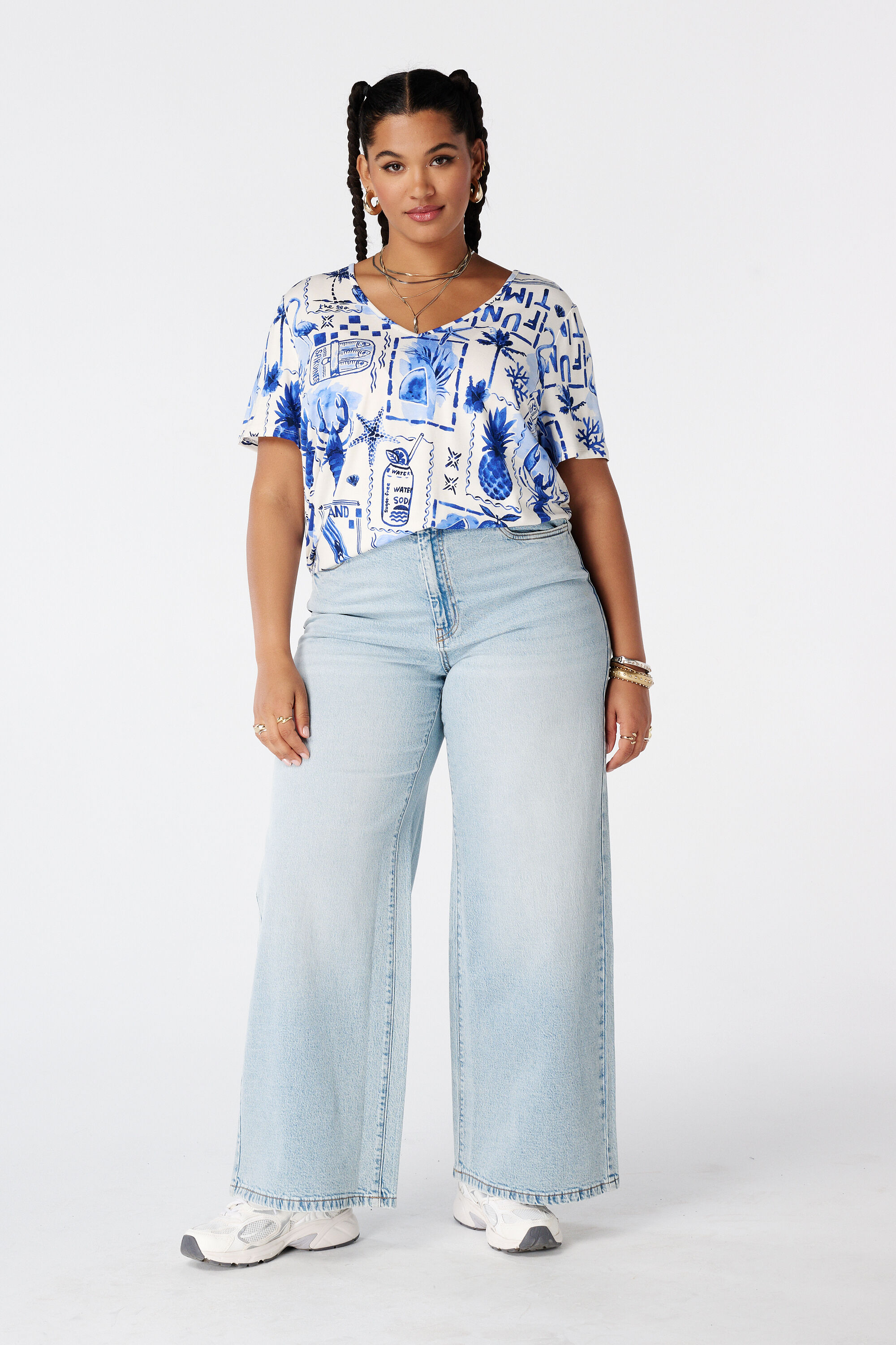 Top estampado con escote en V image number 5