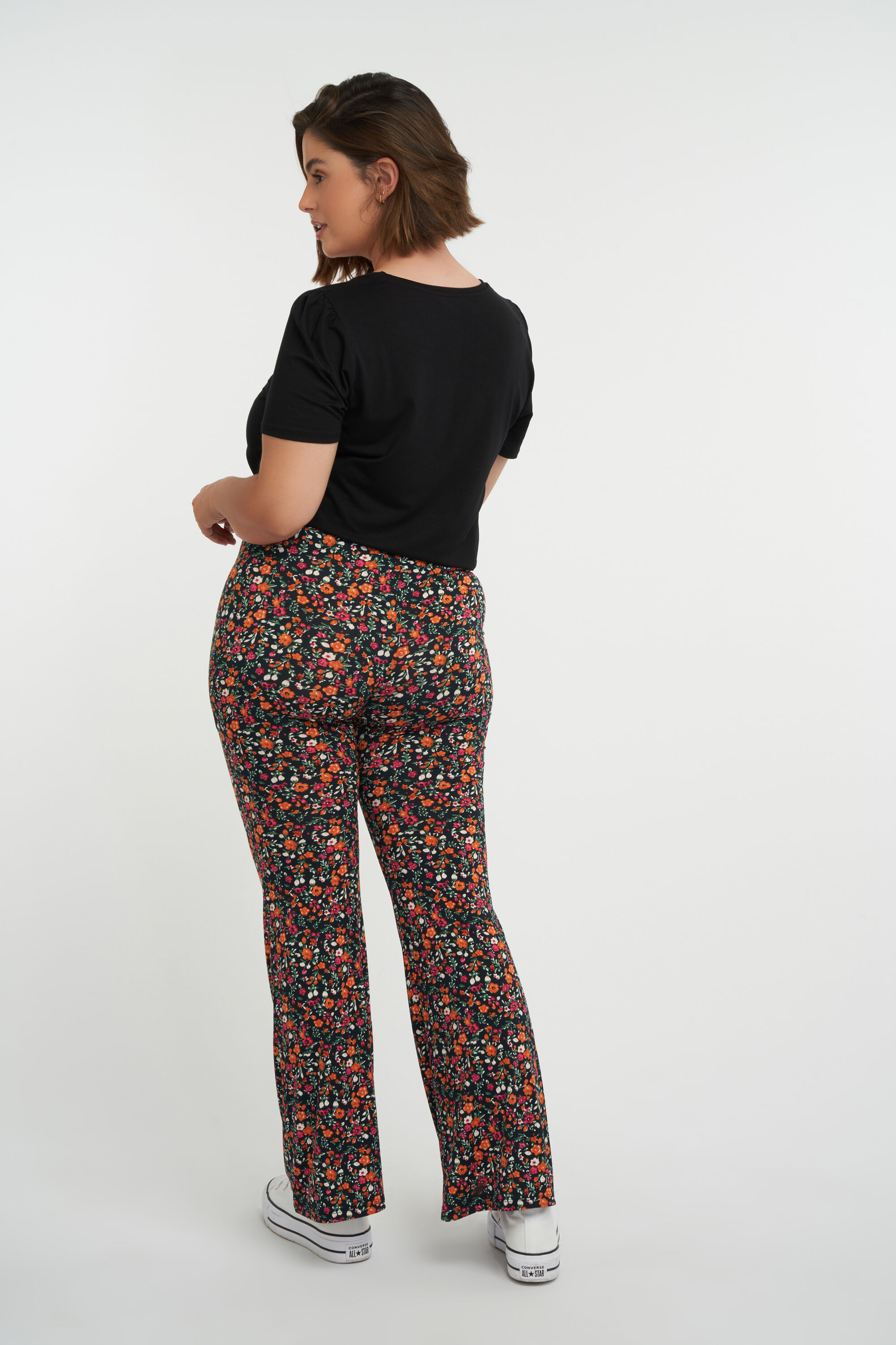 Legging acampanado con estampado floral   image number 4
