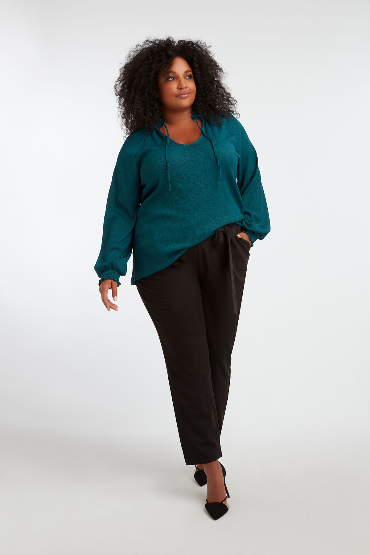 Blusa de cuello alto image number 3