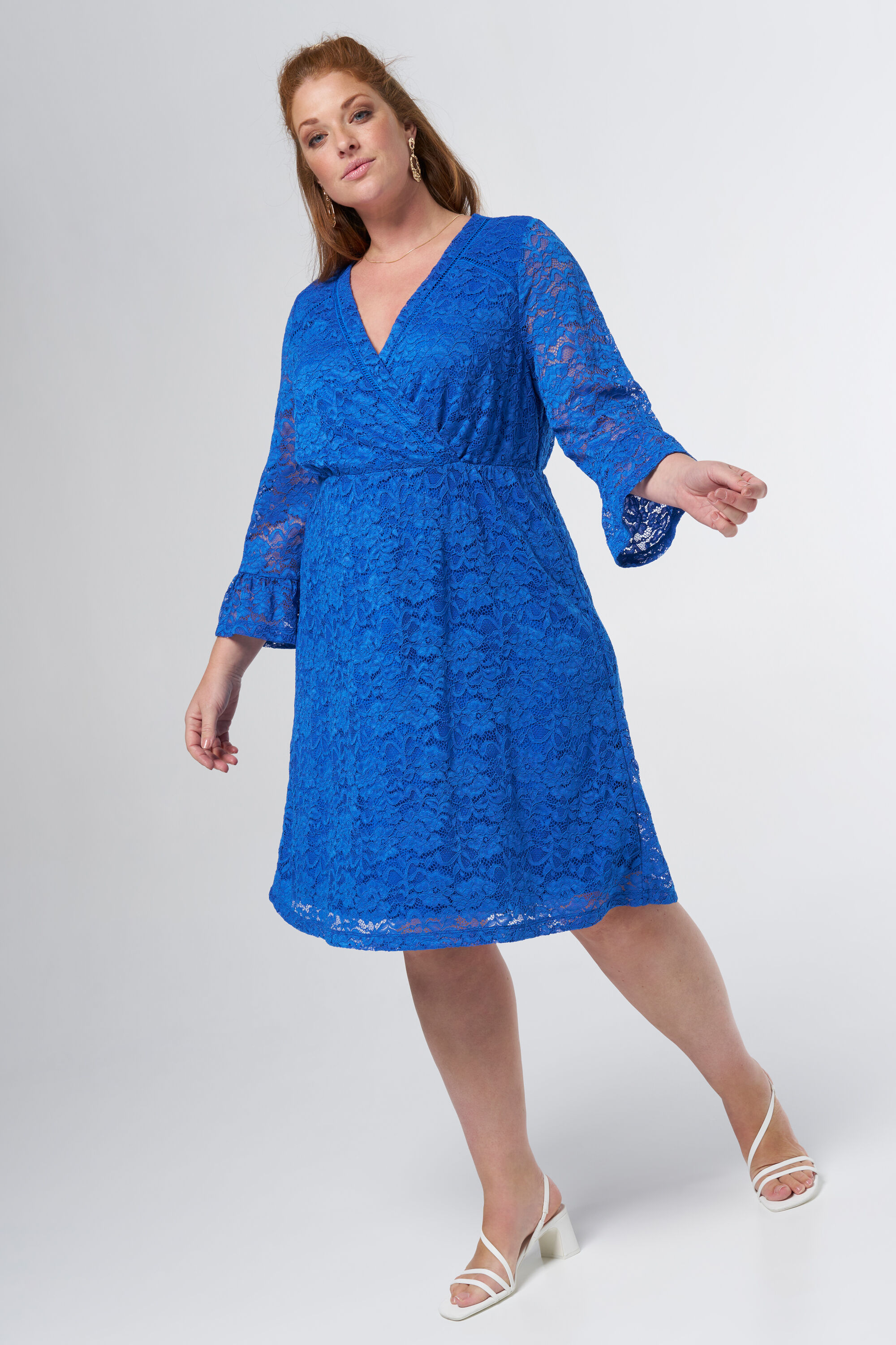 Vestido midi de encaje image number 5