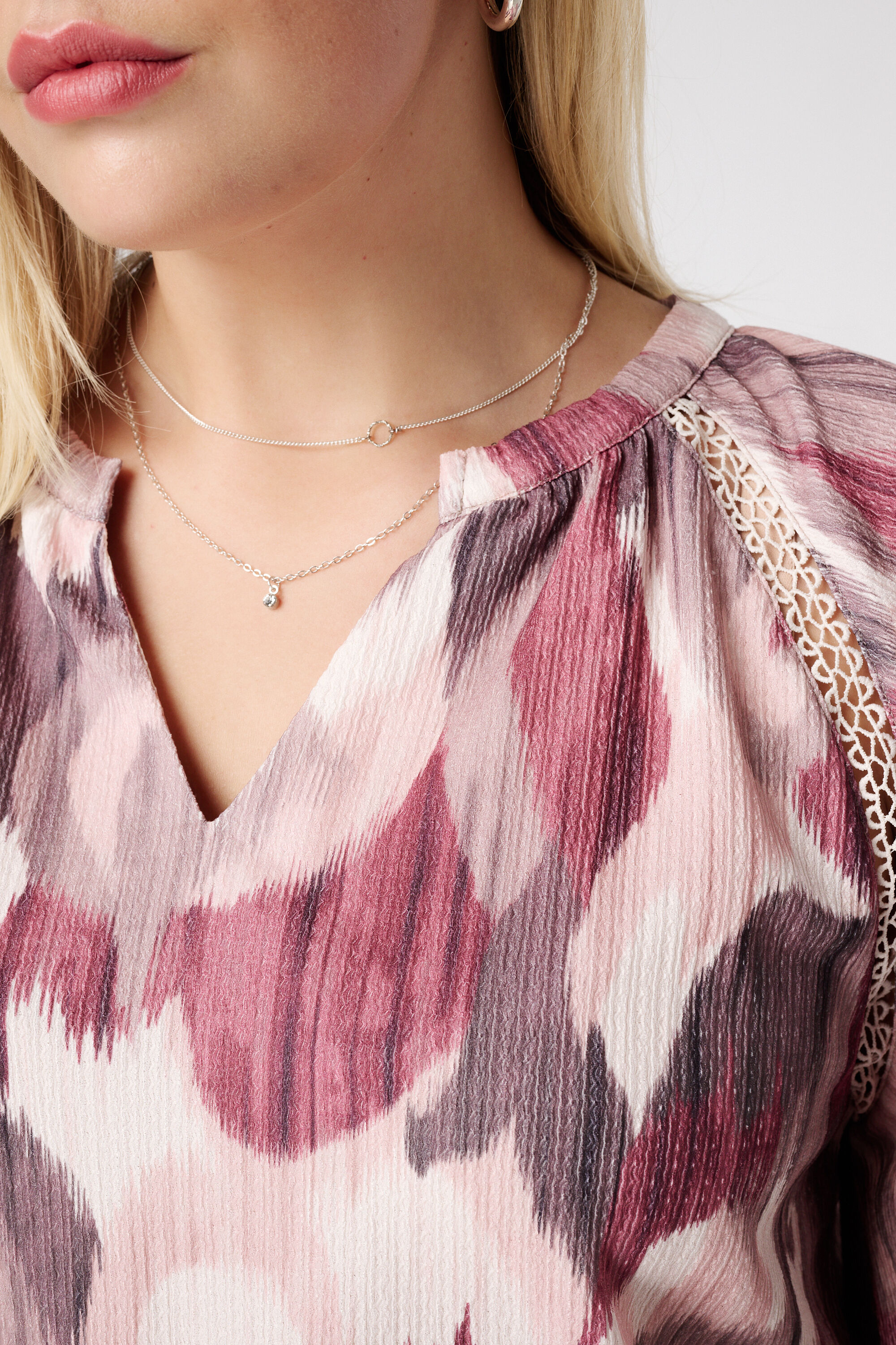 Top con mangas mariposa image number 6