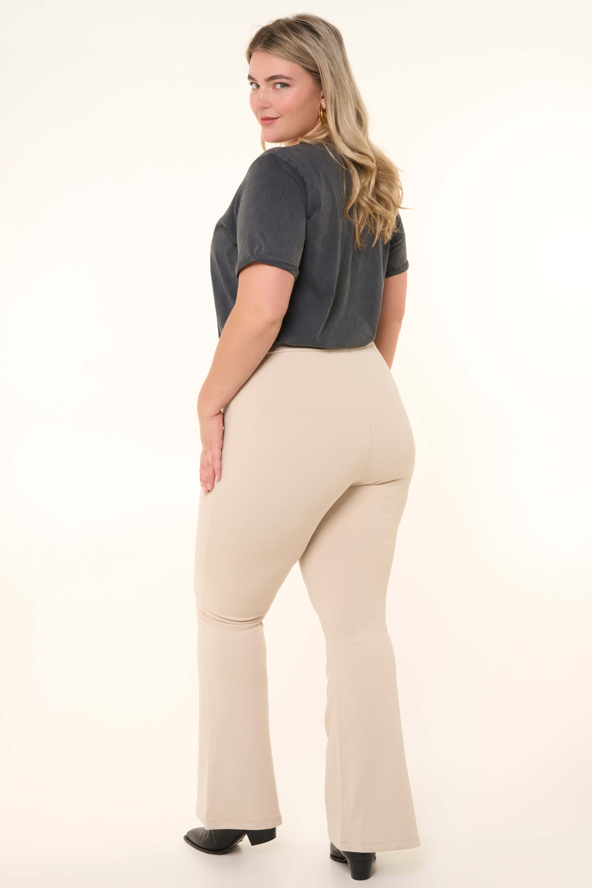Leggings acampanados image number 4