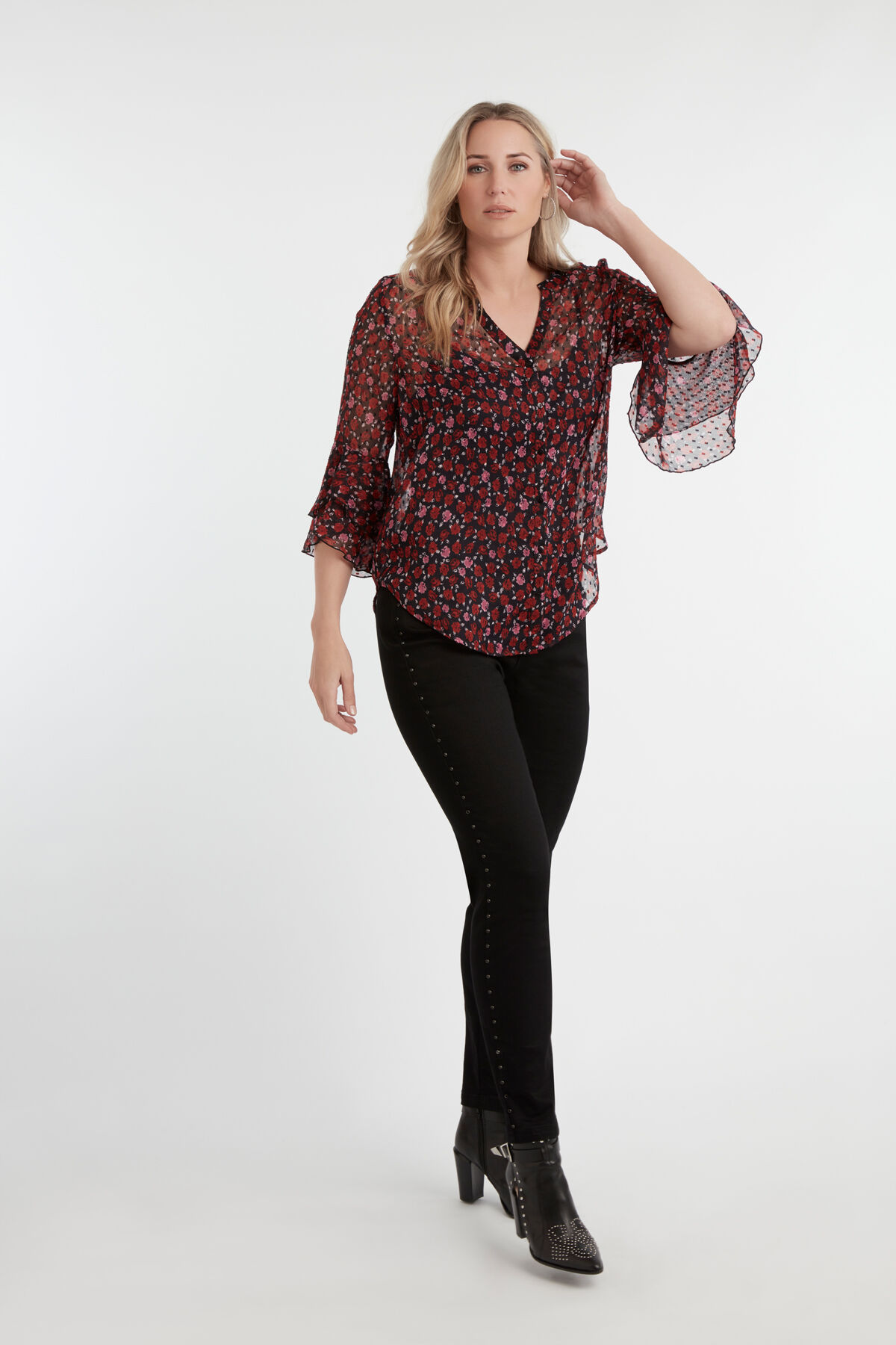 Blusa floral con volantes   image number 3