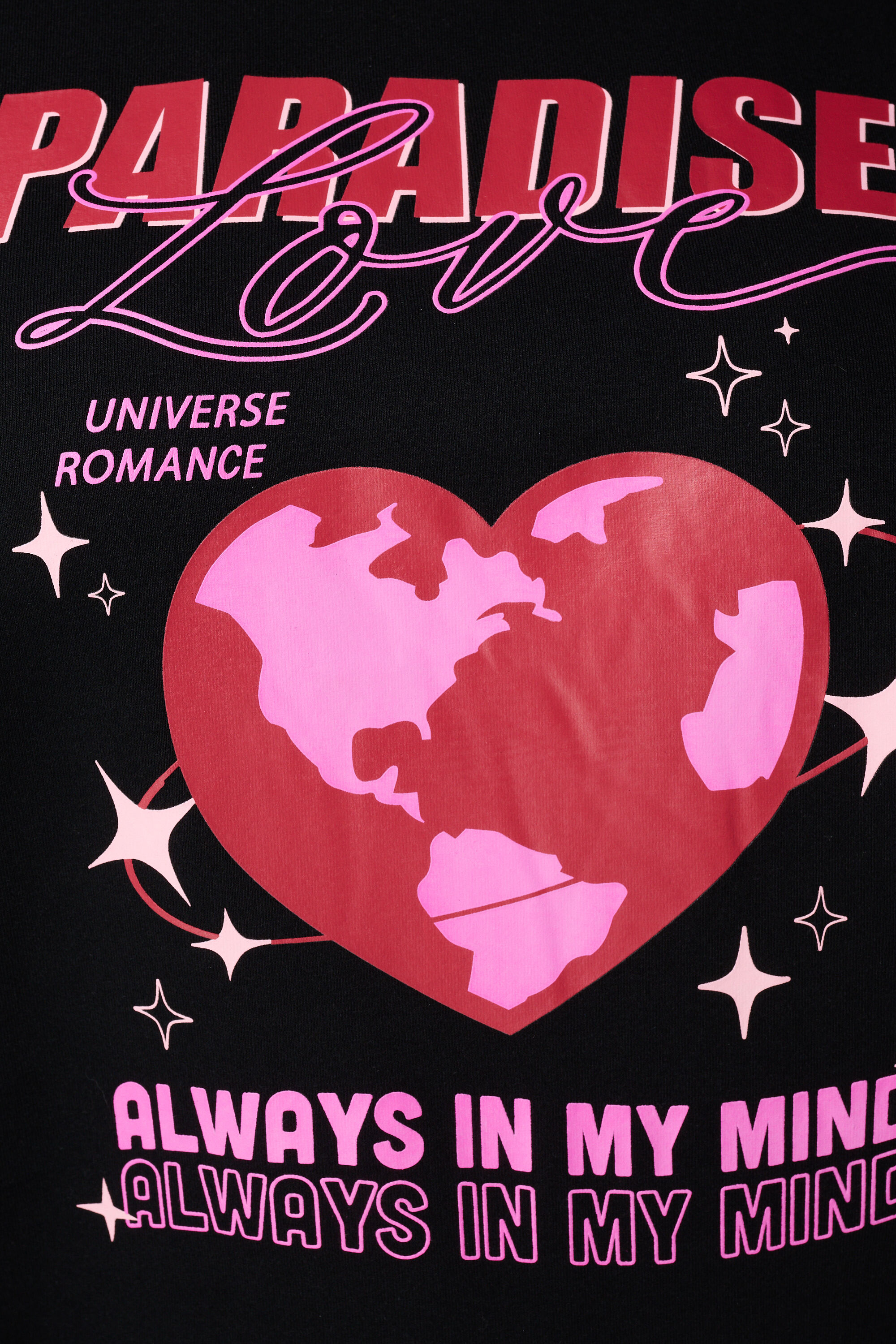 Sudadera con estampado y corazones image number 6