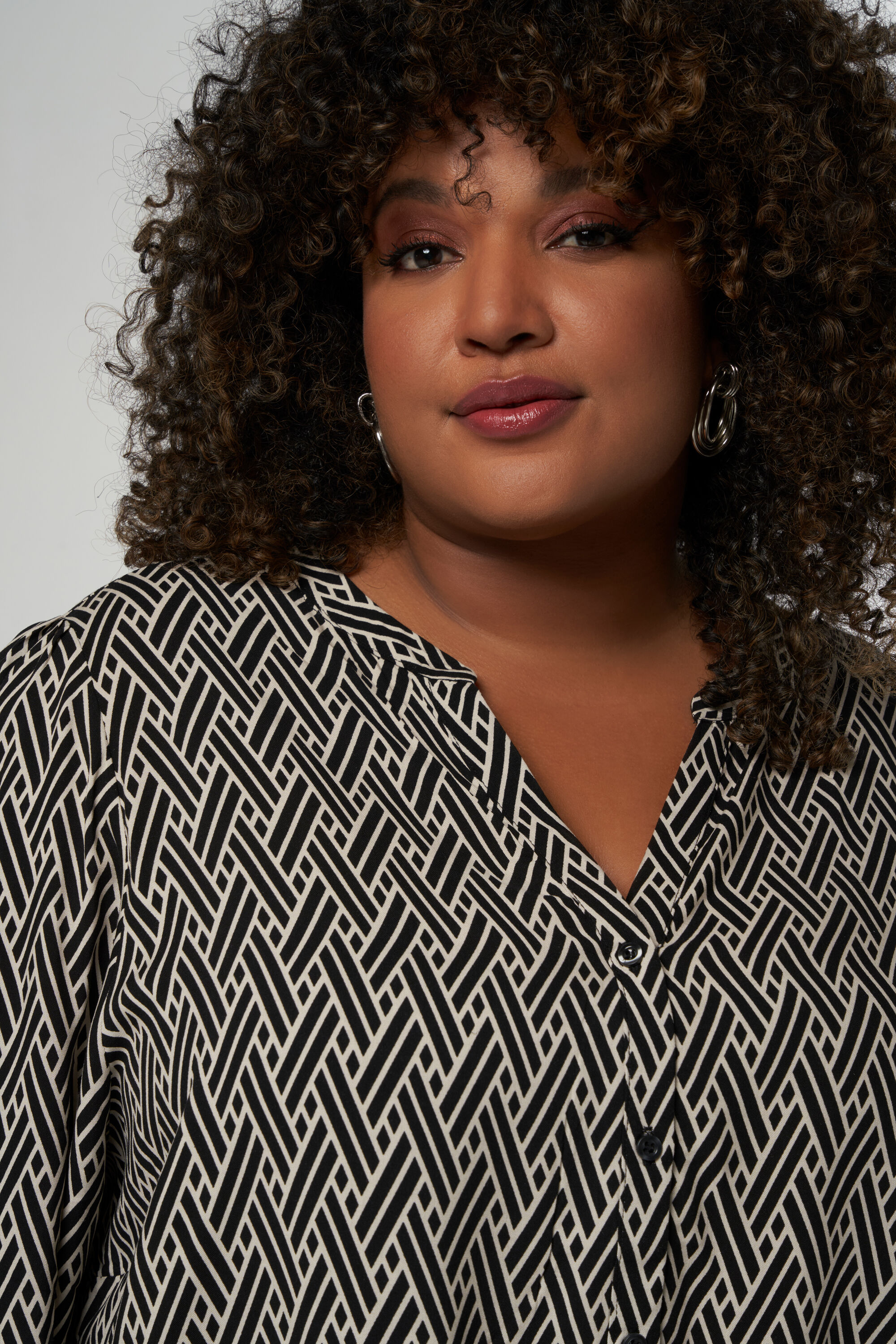 Blusa con estampado gr&aacute;fico image number 4