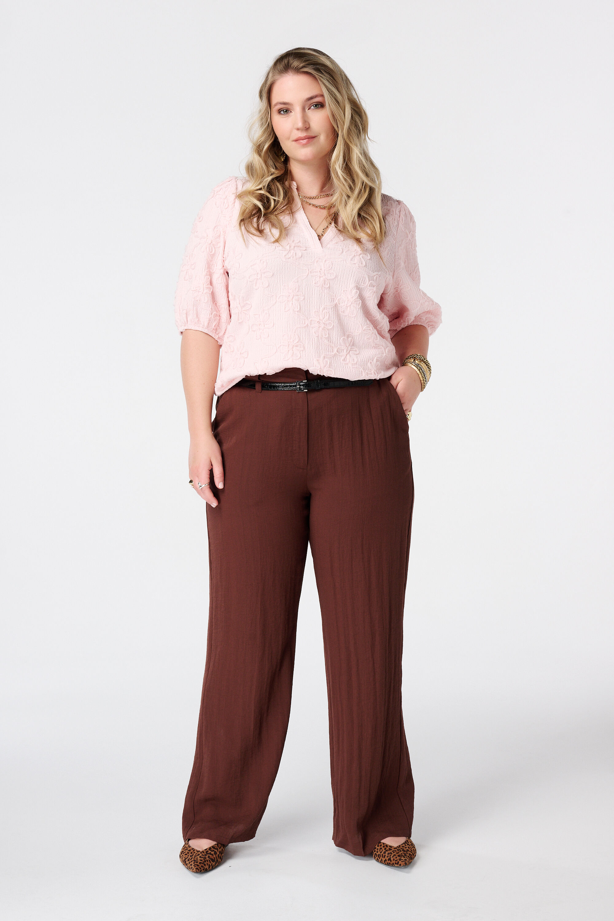 Pantal&oacute;n de lino con cintur&oacute;n