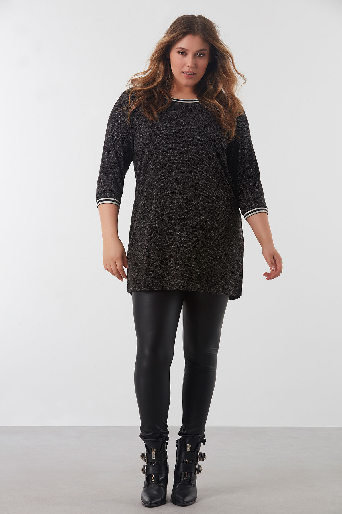 Leggings de cuero sint&eacute;tico image number 4