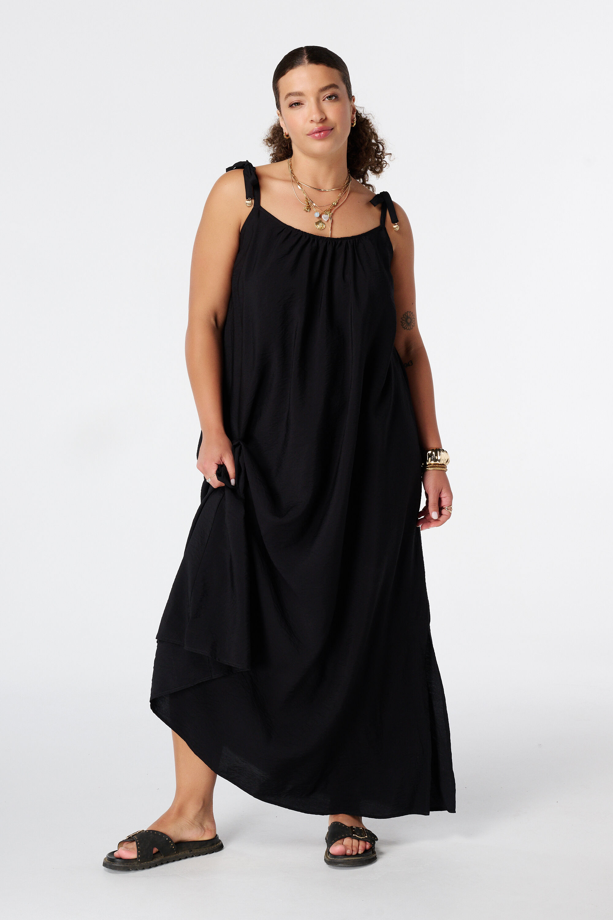 Vestido maxi con tirantes finos image number 0