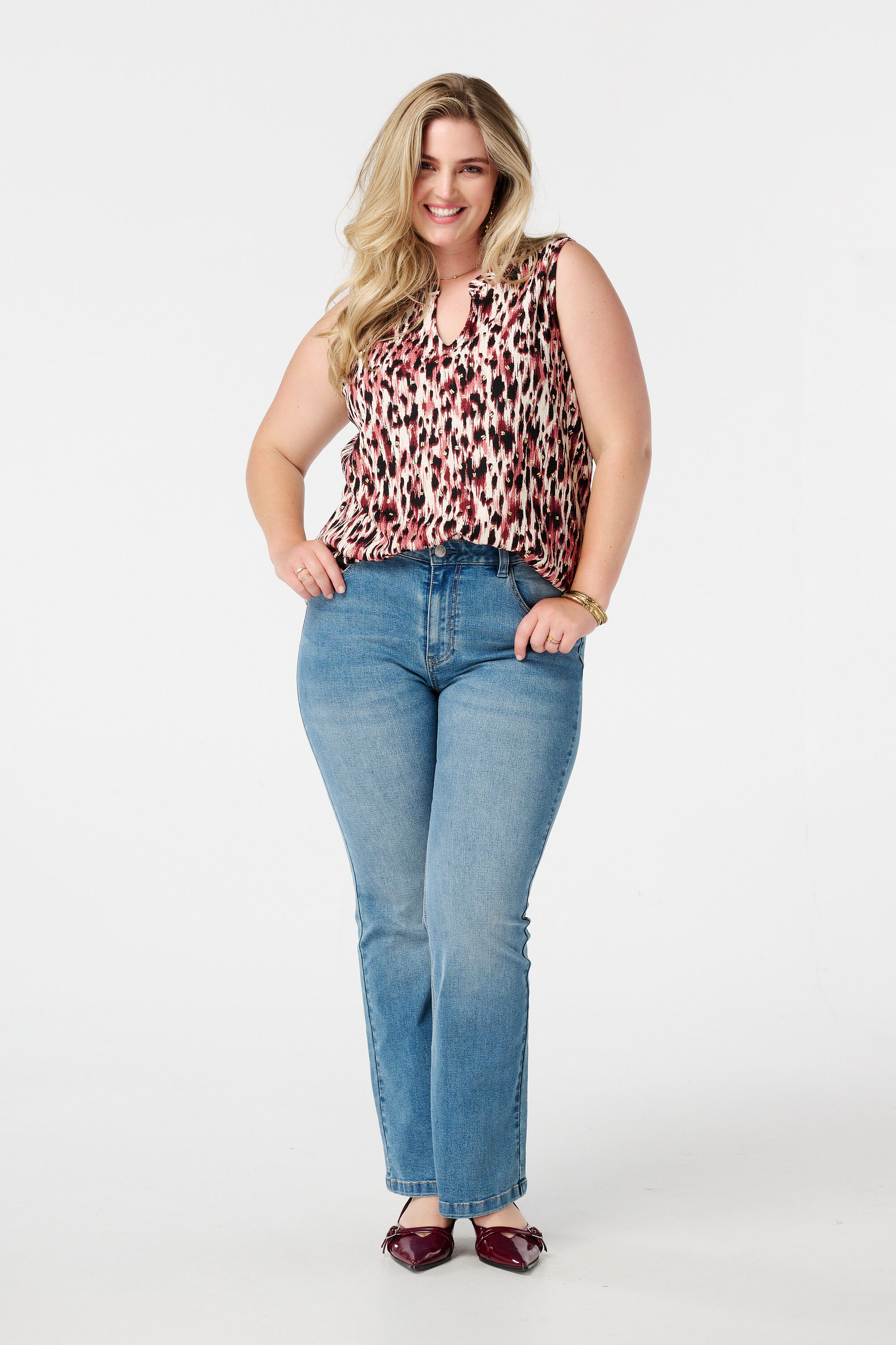 Top sin mangas estampado image number 5