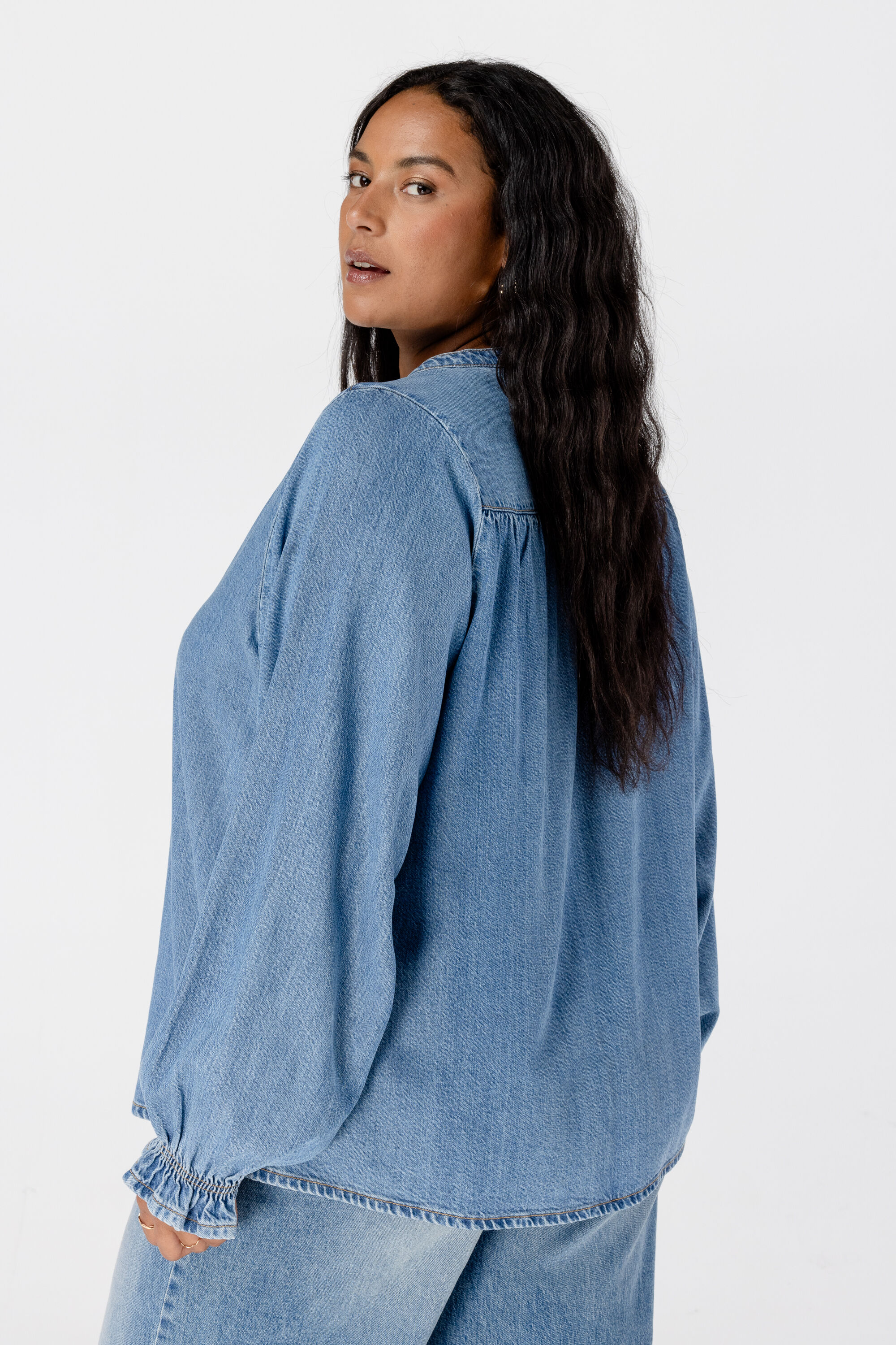 Blusa tipo denim image number 3