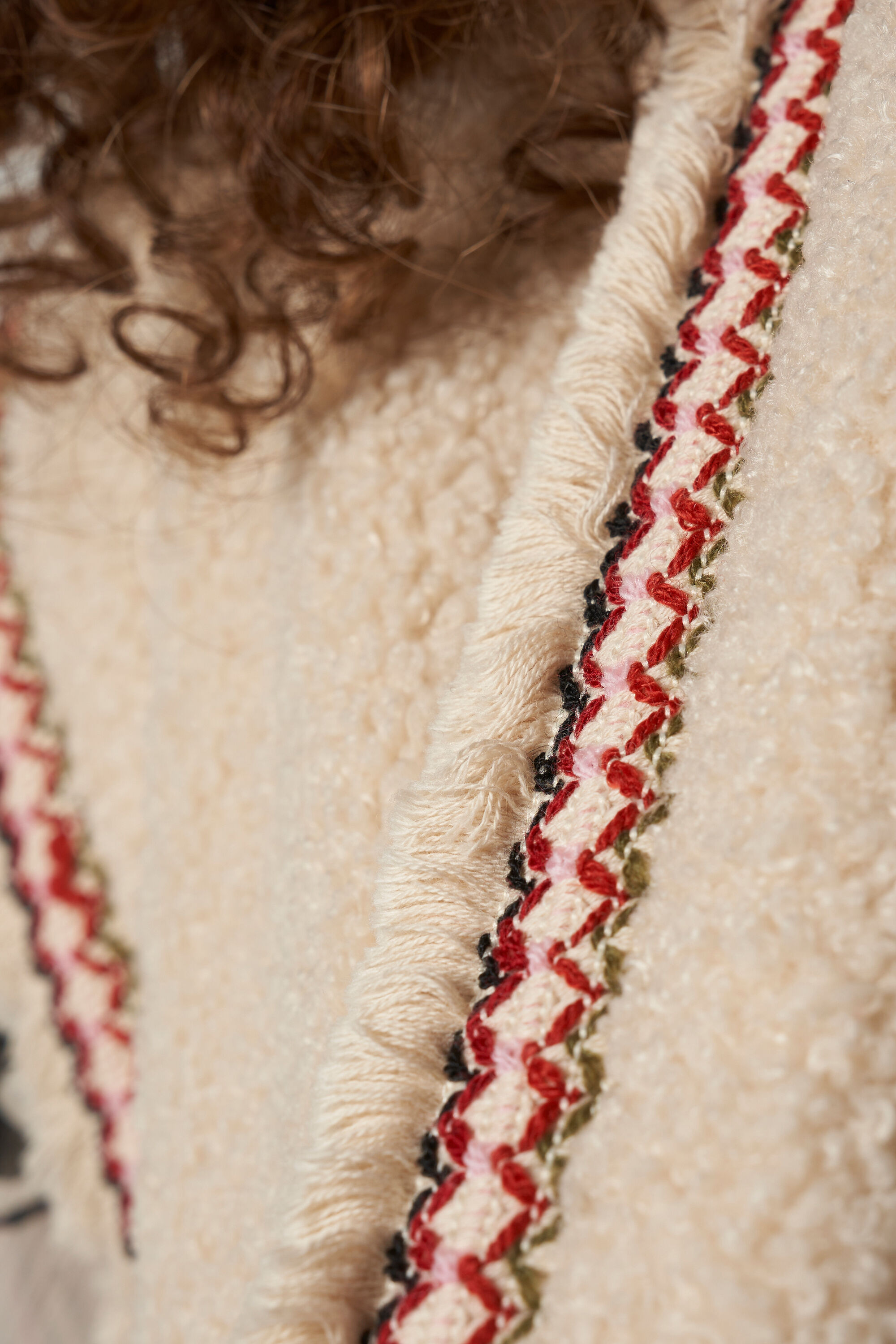 Chaleco Teddy con detalles image number 4