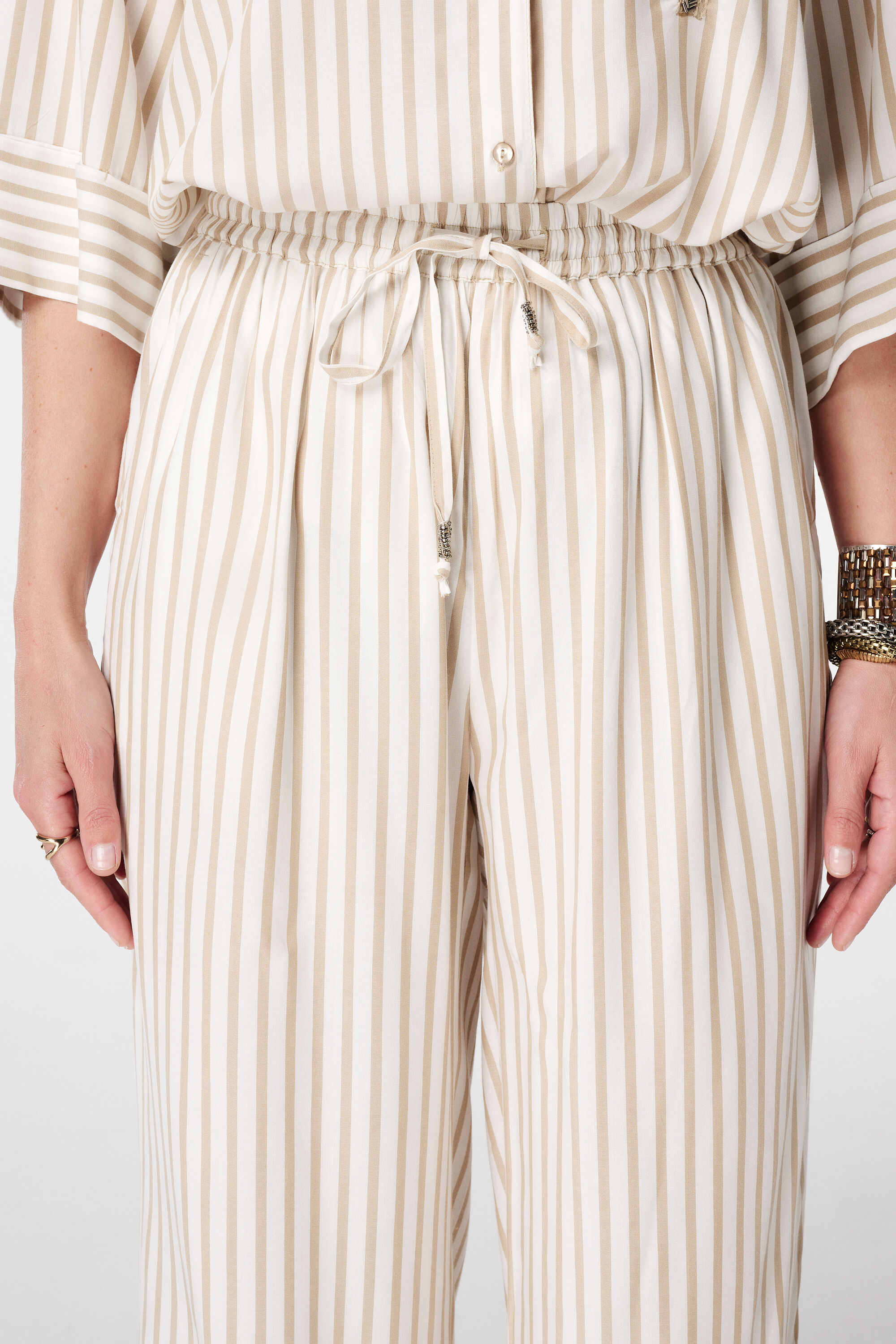 Pantal&oacute;n de lino a rayas image number 4