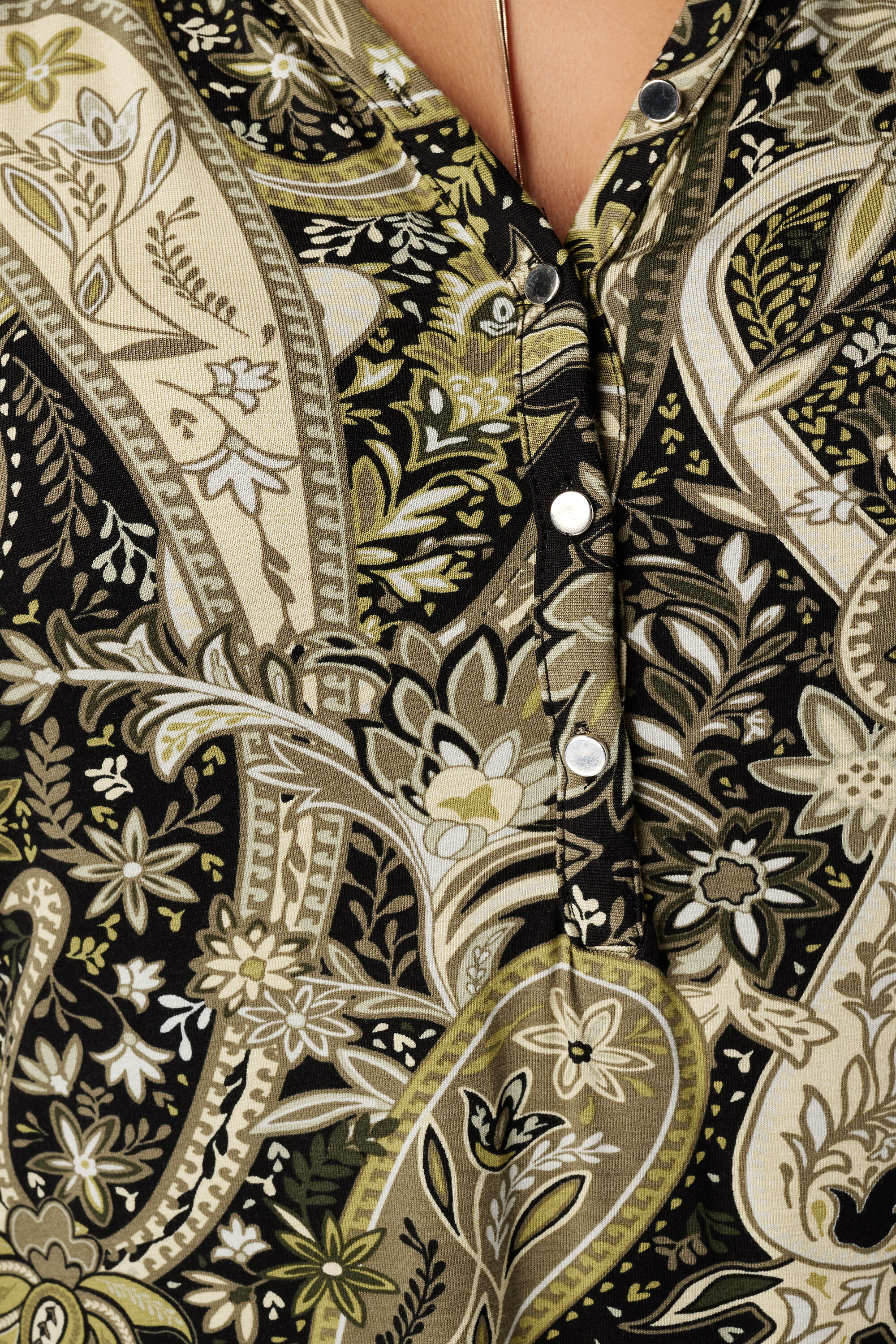 Top con estampado image number 6