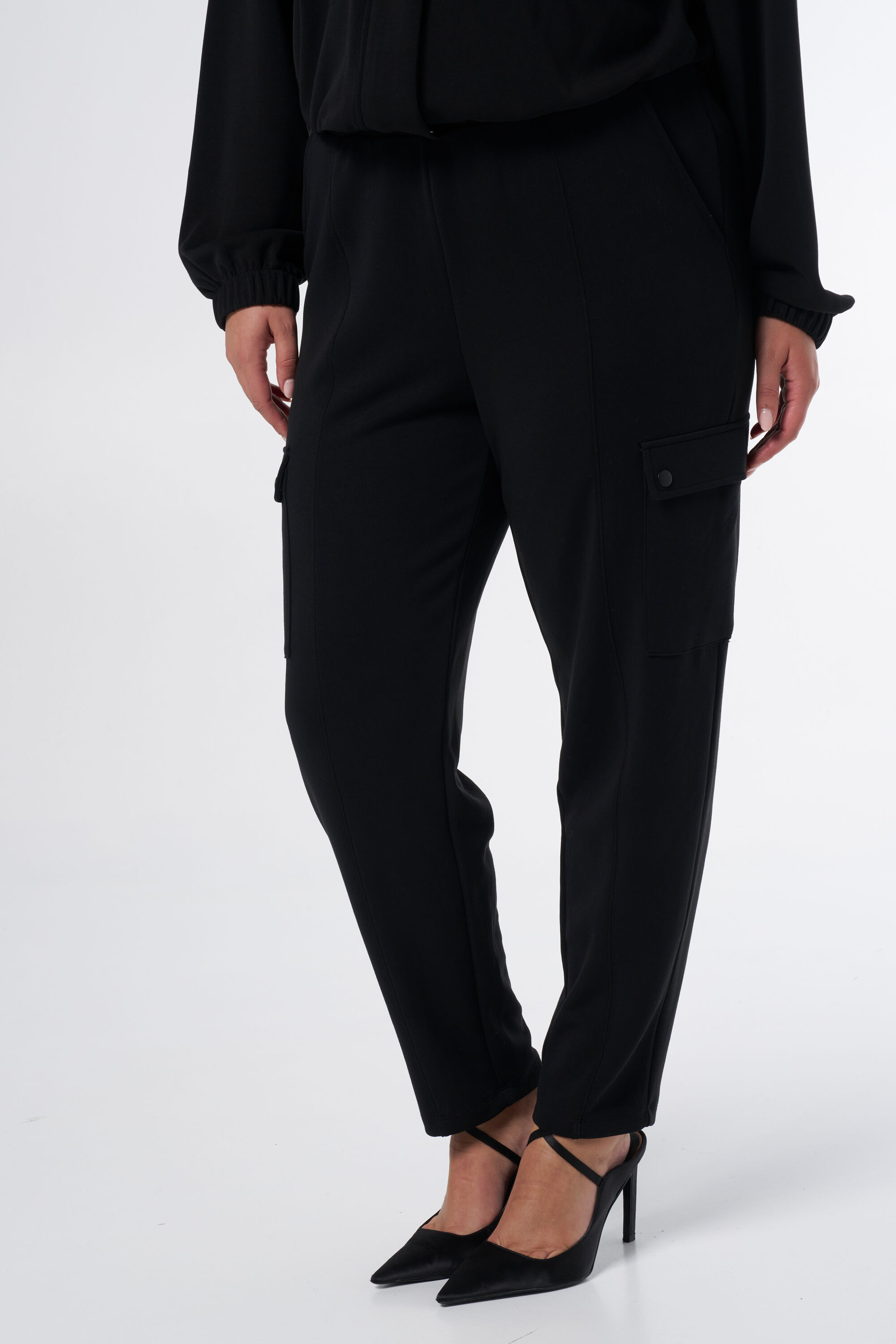 Pantalones cargo image number 5