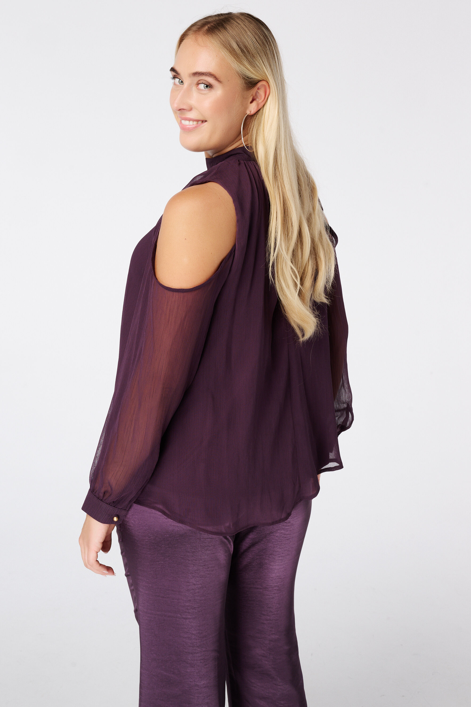 Top con detalles cut-out image number 1